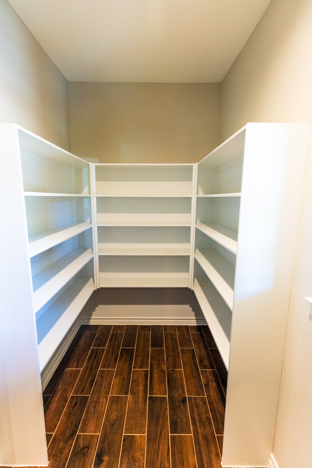 507 E Foley Street Property Photo 8