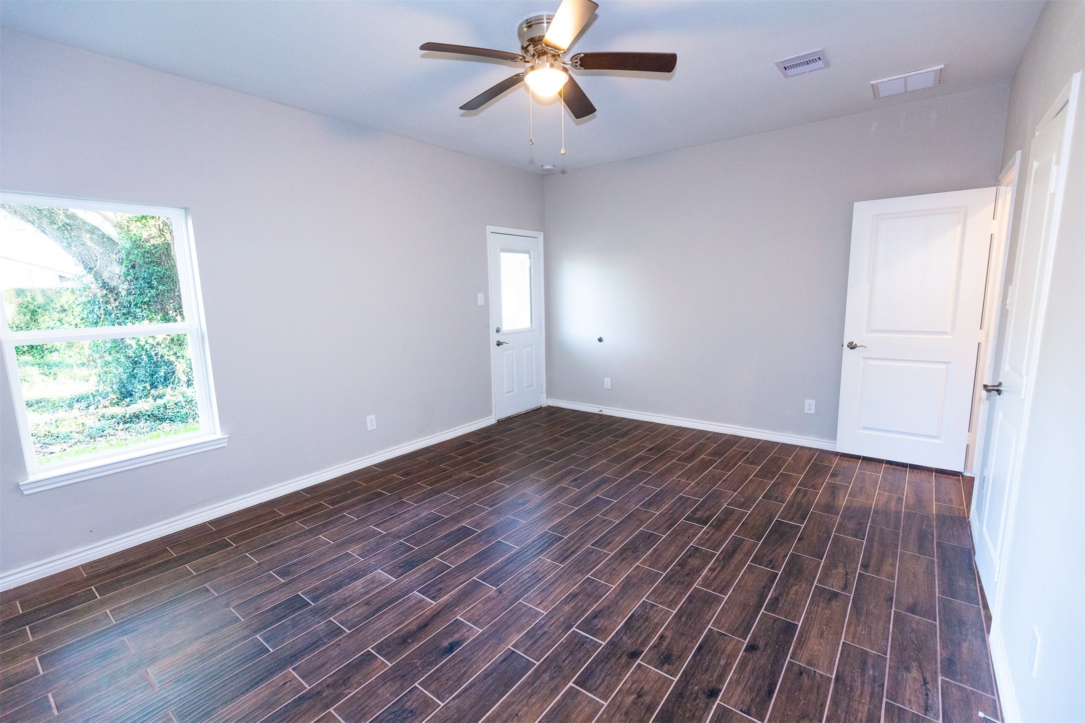 507 E Foley Street Property Photo 13