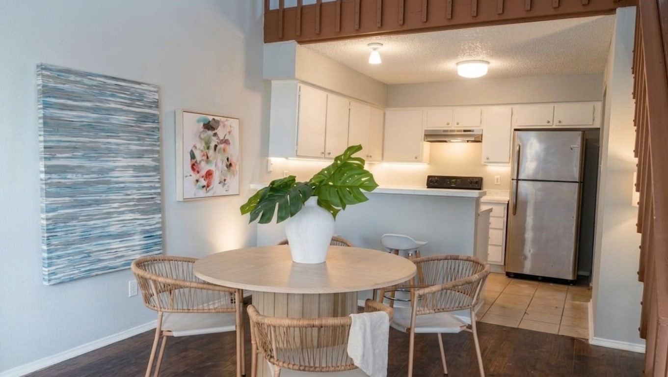 6313 Peacock Hills Drive Property Photo 3
