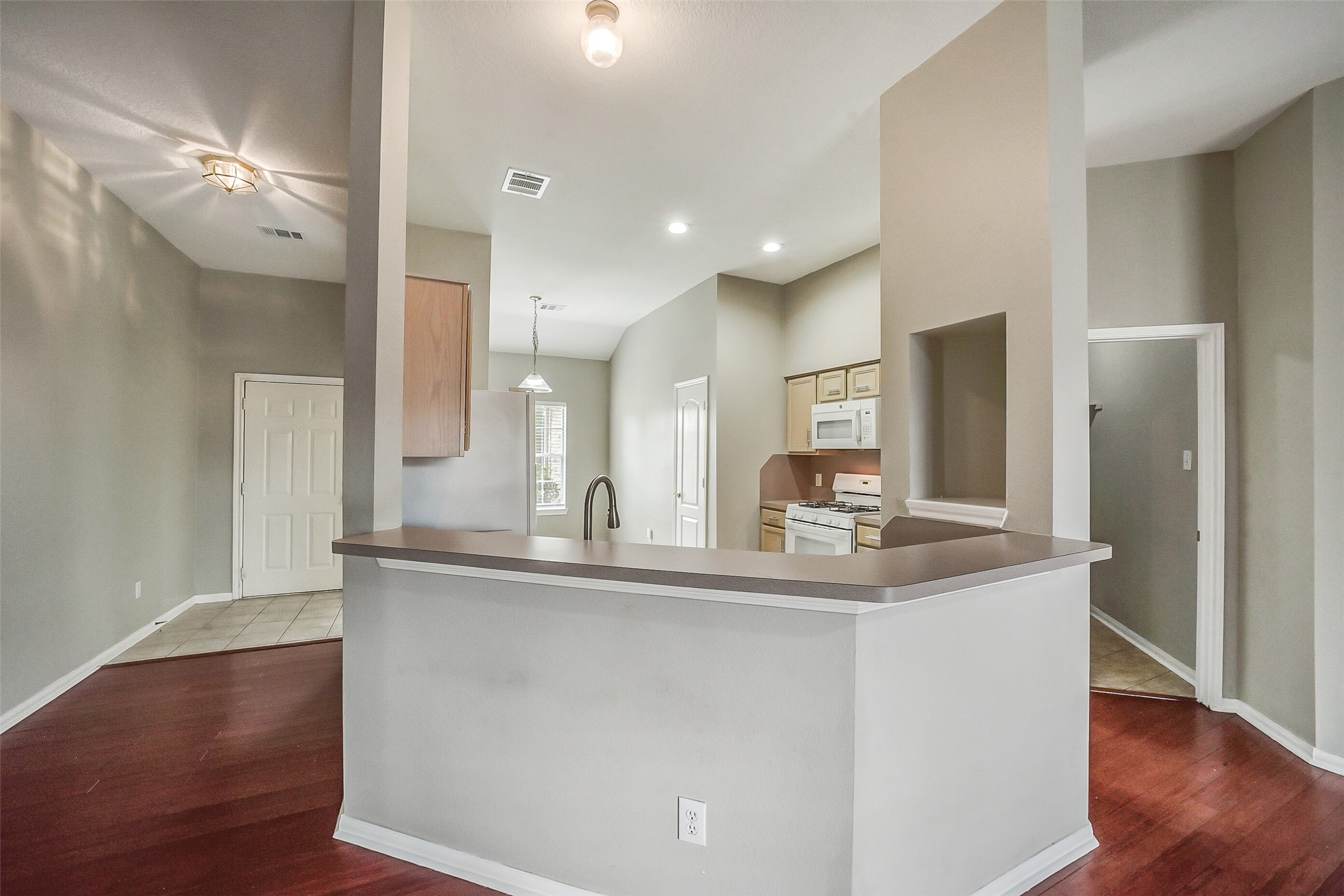 7002 Plaza Del Sol Drive Property Photo 9