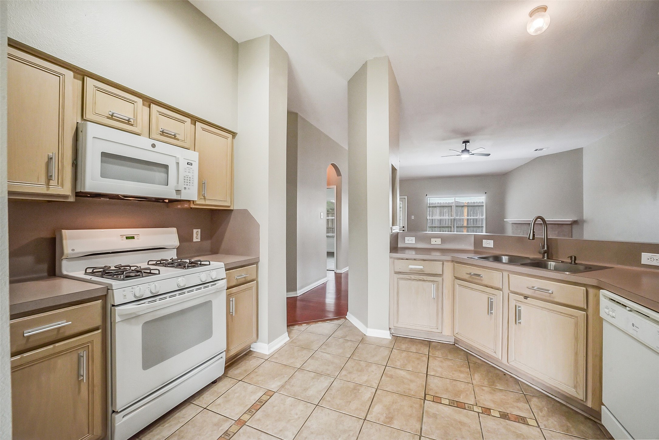 7002 Plaza Del Sol Drive Property Photo 13
