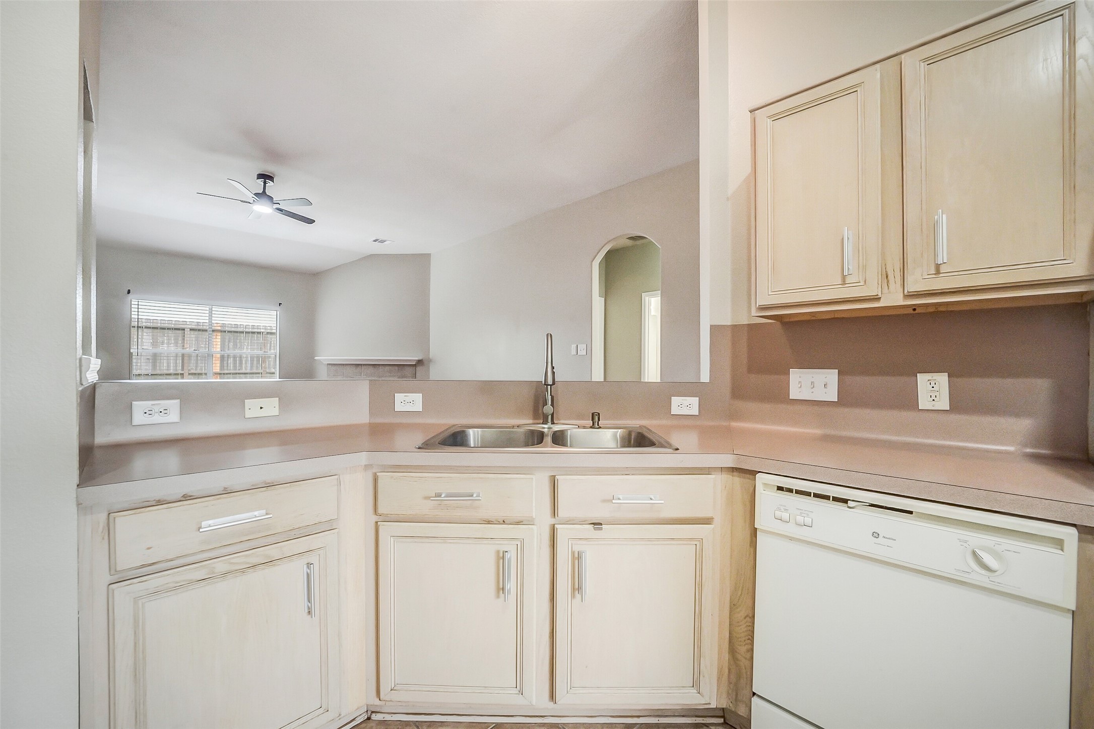 7002 Plaza Del Sol Drive Property Photo 14
