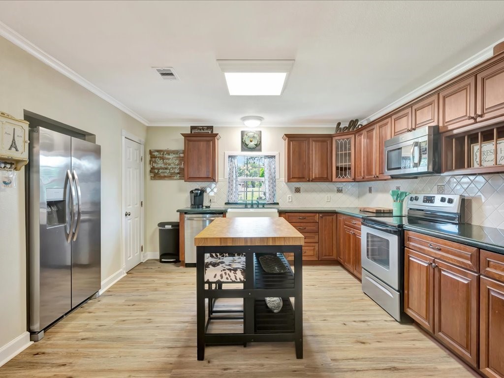 683 Water View Drive Property Photo 18