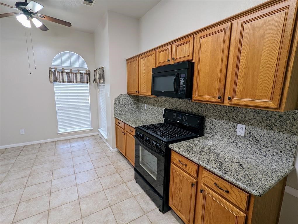 3821 Pin Oak Drive N Property Photo 10