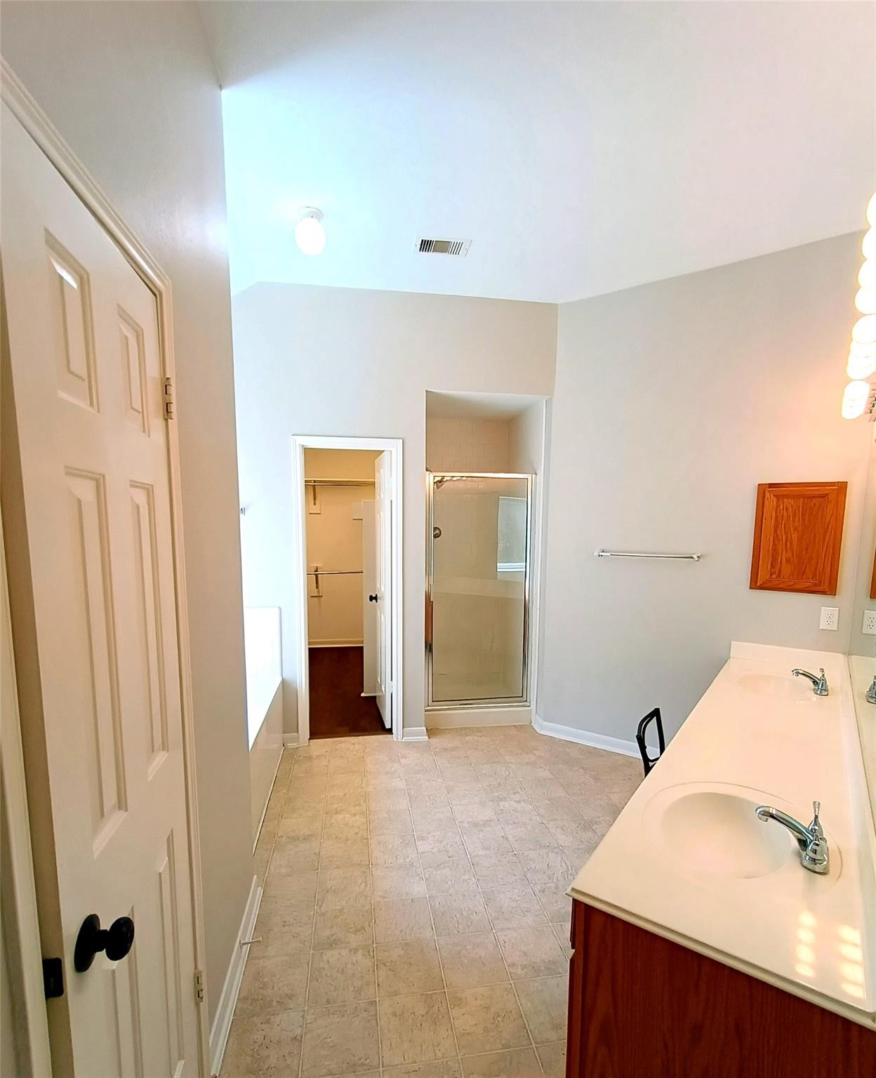3821 Pin Oak Drive N Property Photo 15