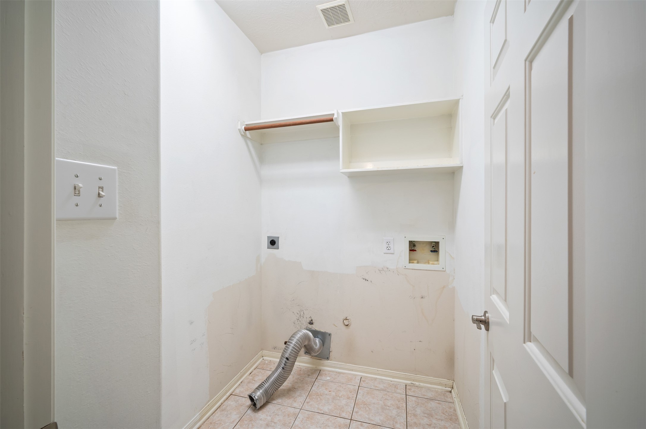 406 Stockbridge Lane Property Photo 8