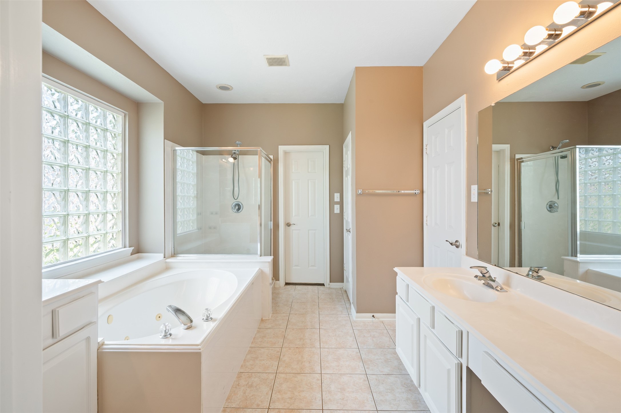 406 Stockbridge Lane Property Photo 17