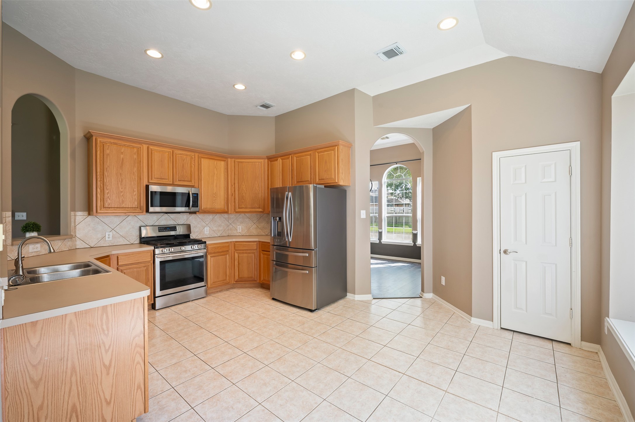 406 Stockbridge Lane Property Photo 22