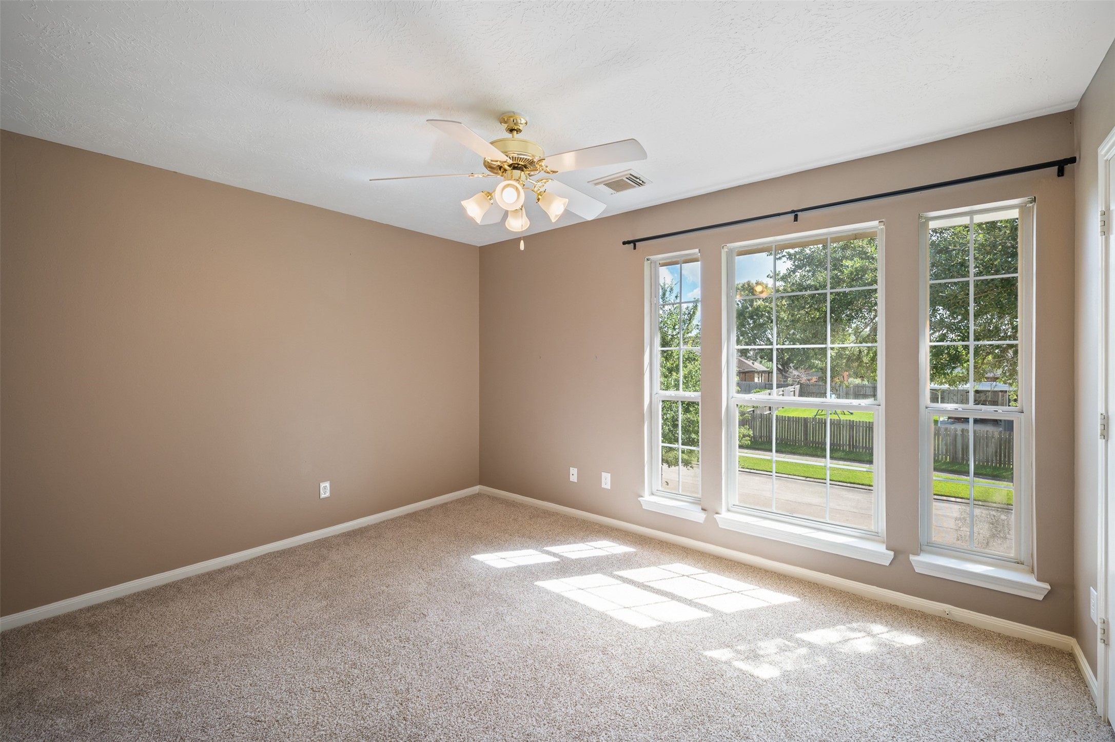 406 Stockbridge Lane Property Photo 27