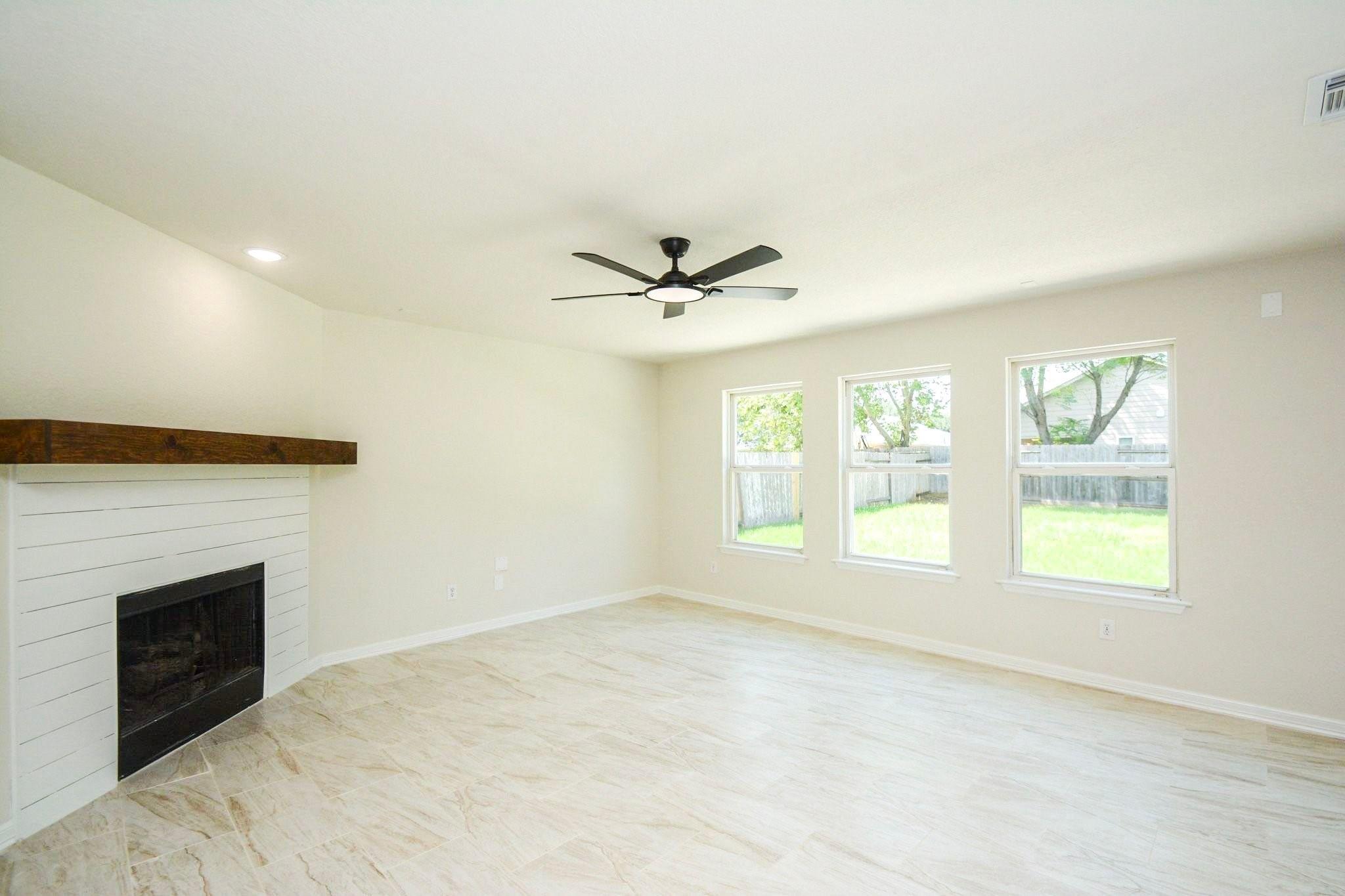 21122 Amber Crossing Drive, Richmond Tx 77406 Property Photo 3