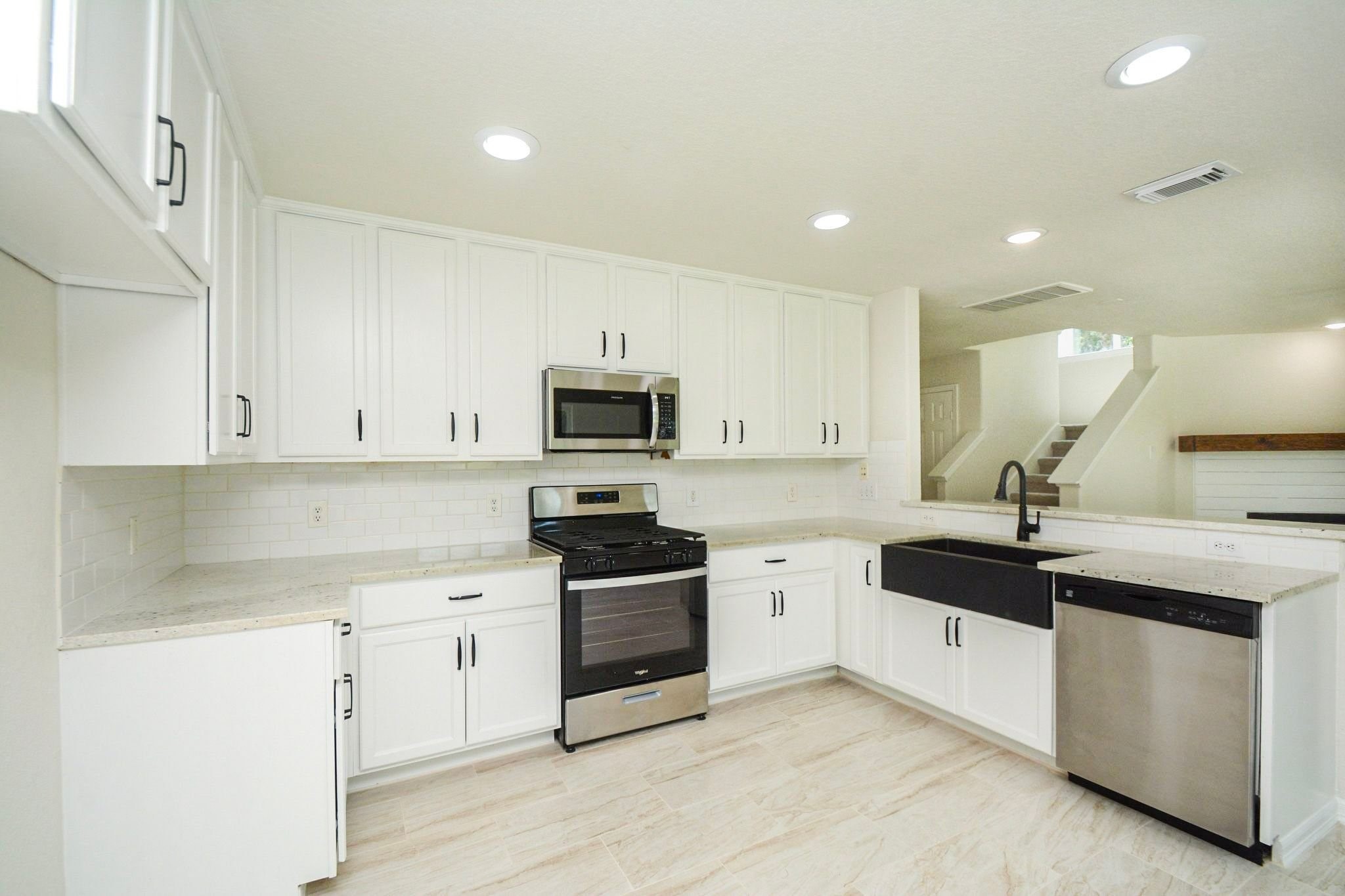 21122 Amber Crossing Drive Property Photo 7