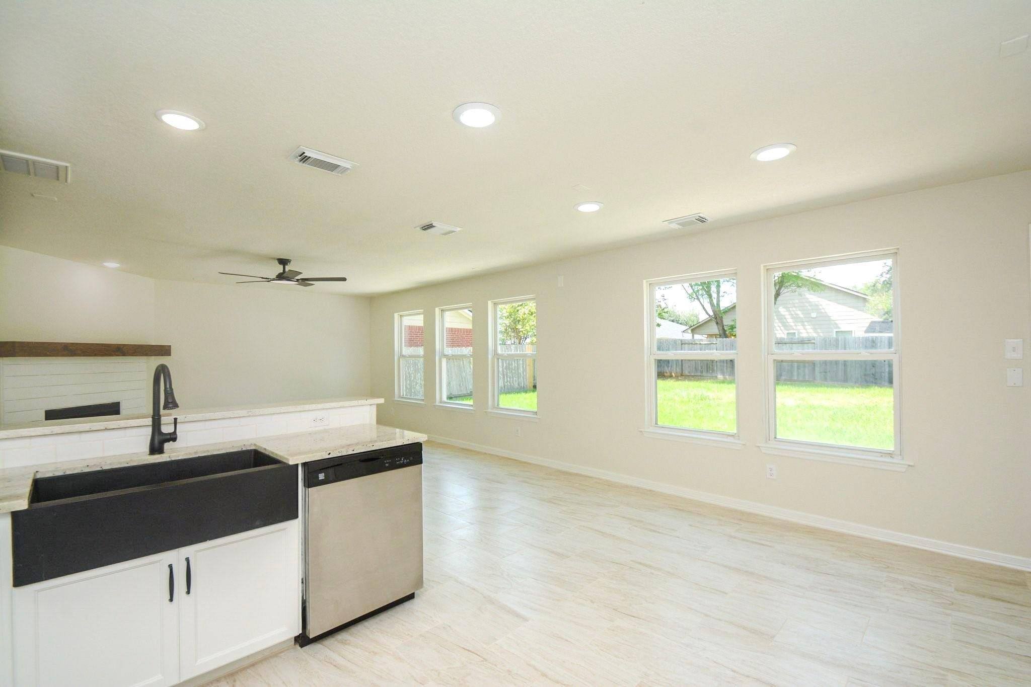 21122 Amber Crossing Drive, Richmond Tx 77406 Property Photo 8