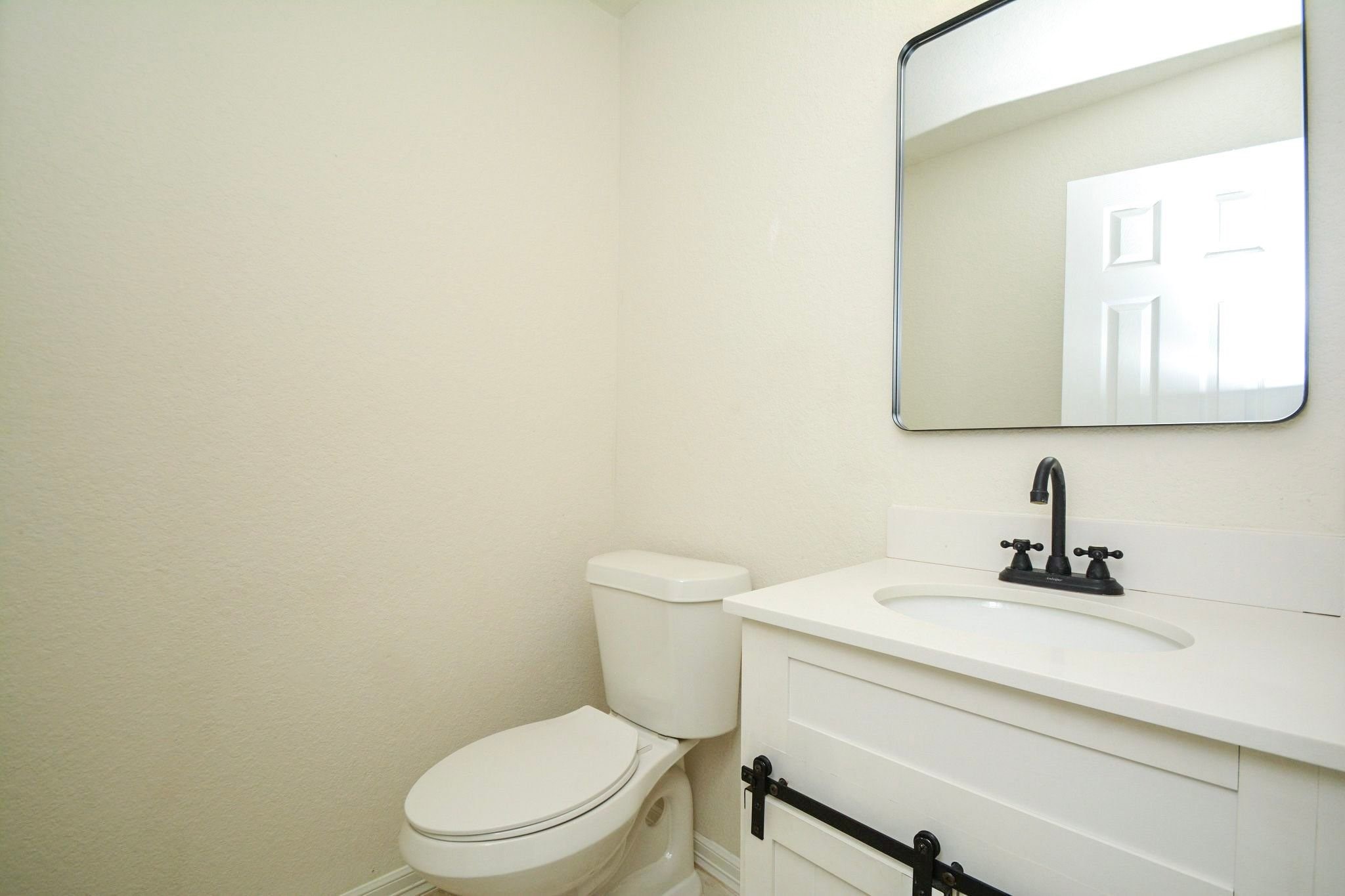 21122 Amber Crossing Drive Property Photo 9