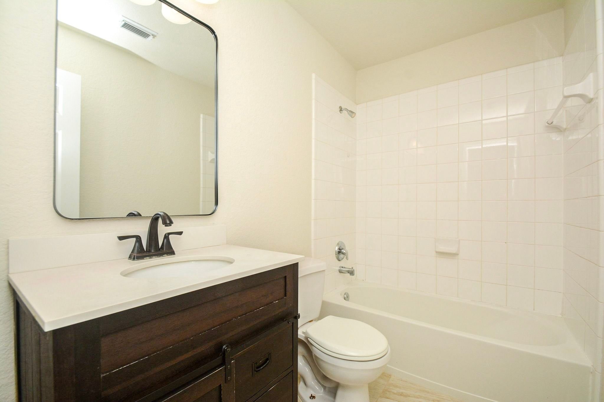 21122 Amber Crossing Drive Property Photo 17