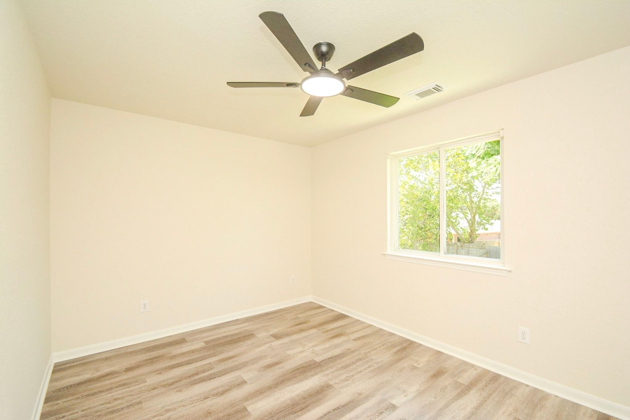 21122 Amber Crossing Drive Property Photo 18