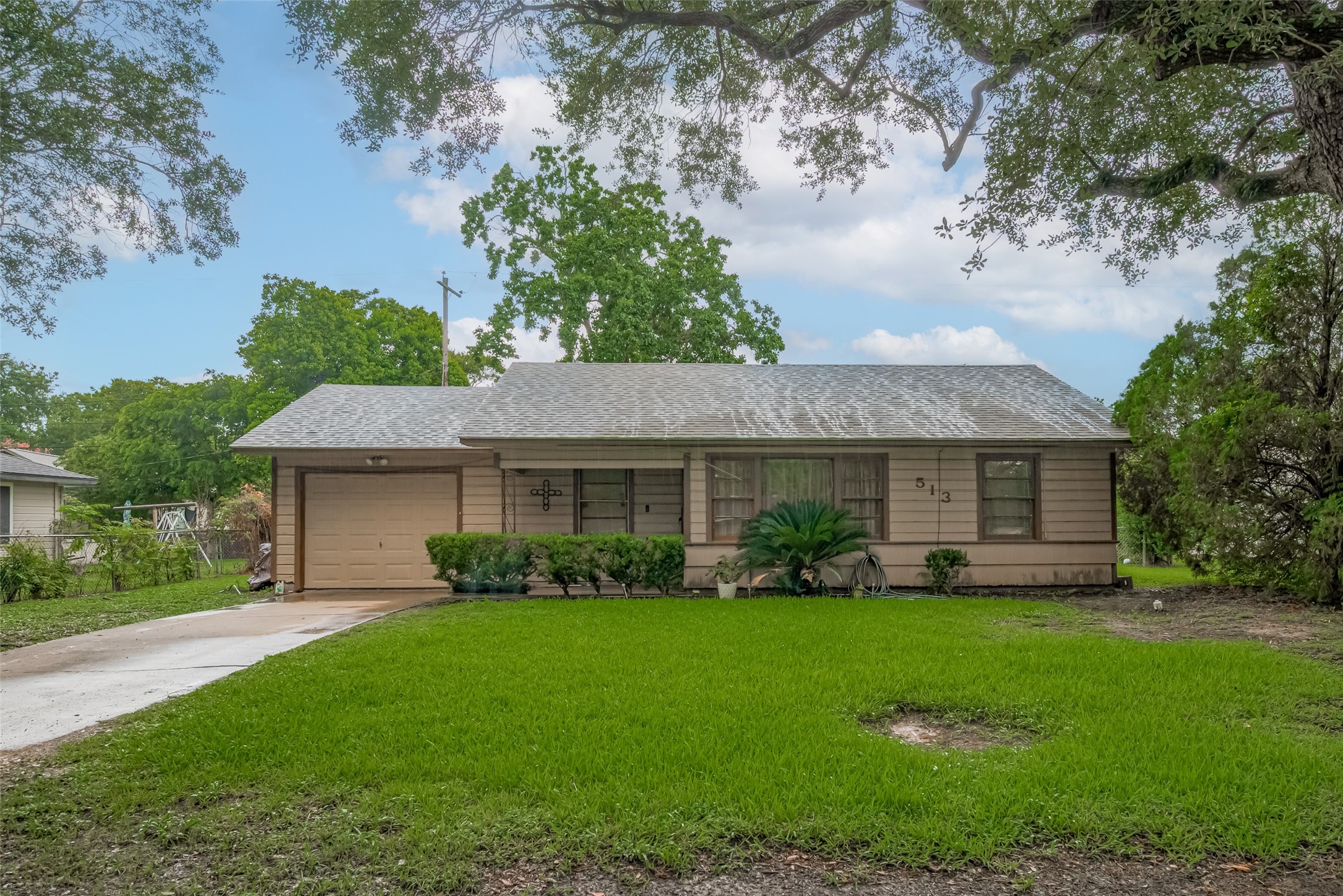 513 Frankie Street Property Photo 1