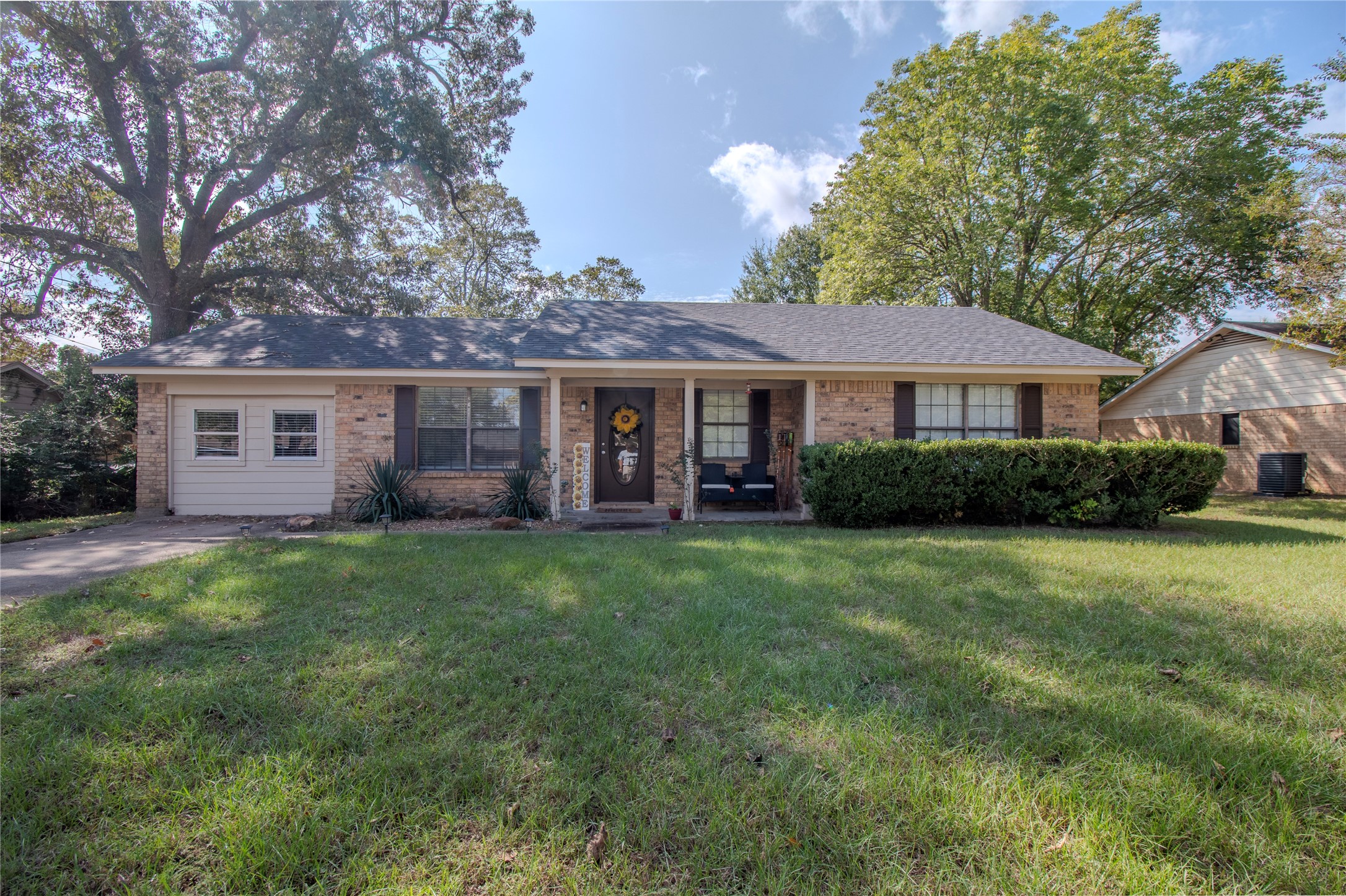 803 Woolley Circle Property Photo 1