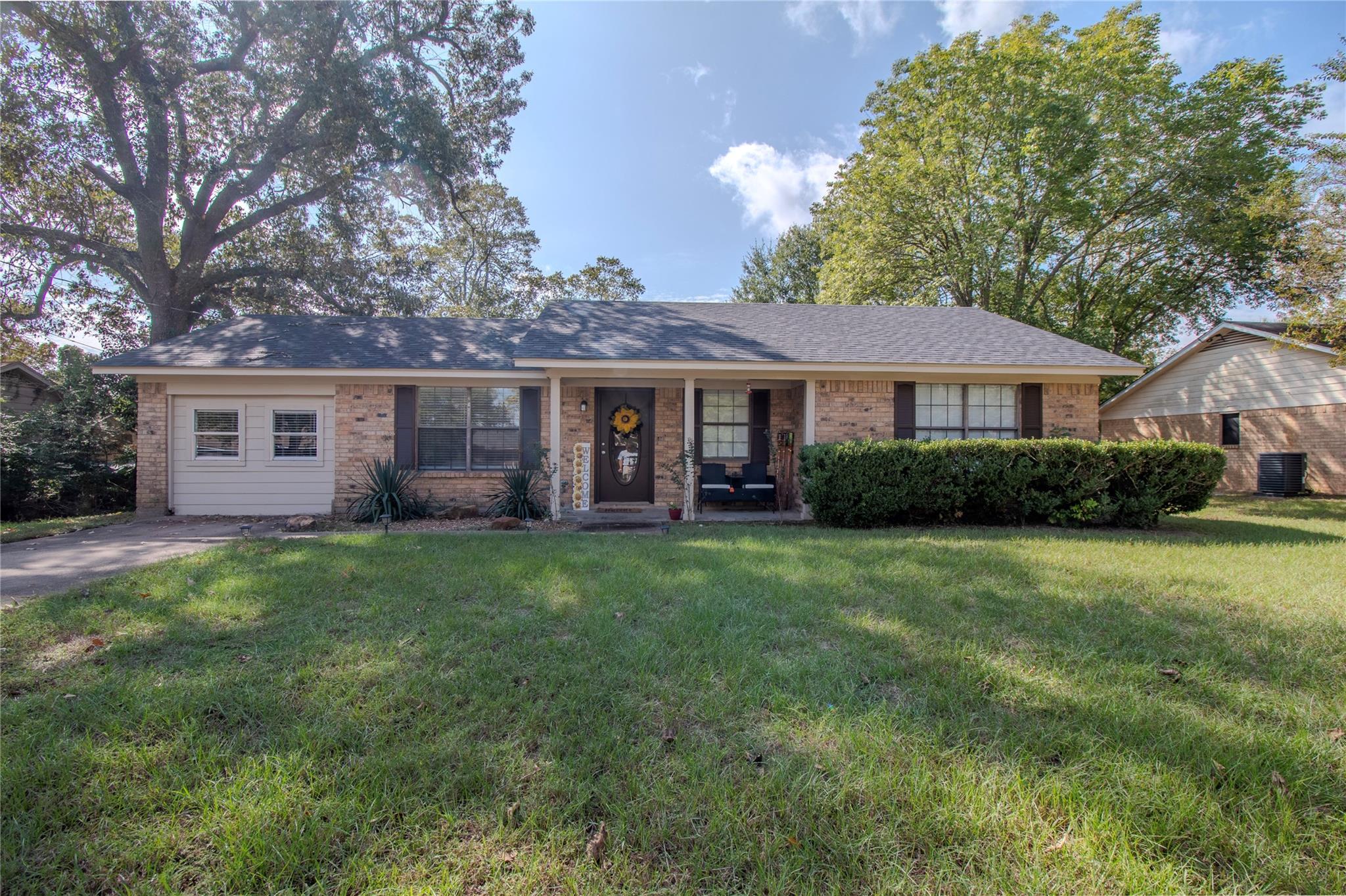 803 Woolley Circle Property Photo 1