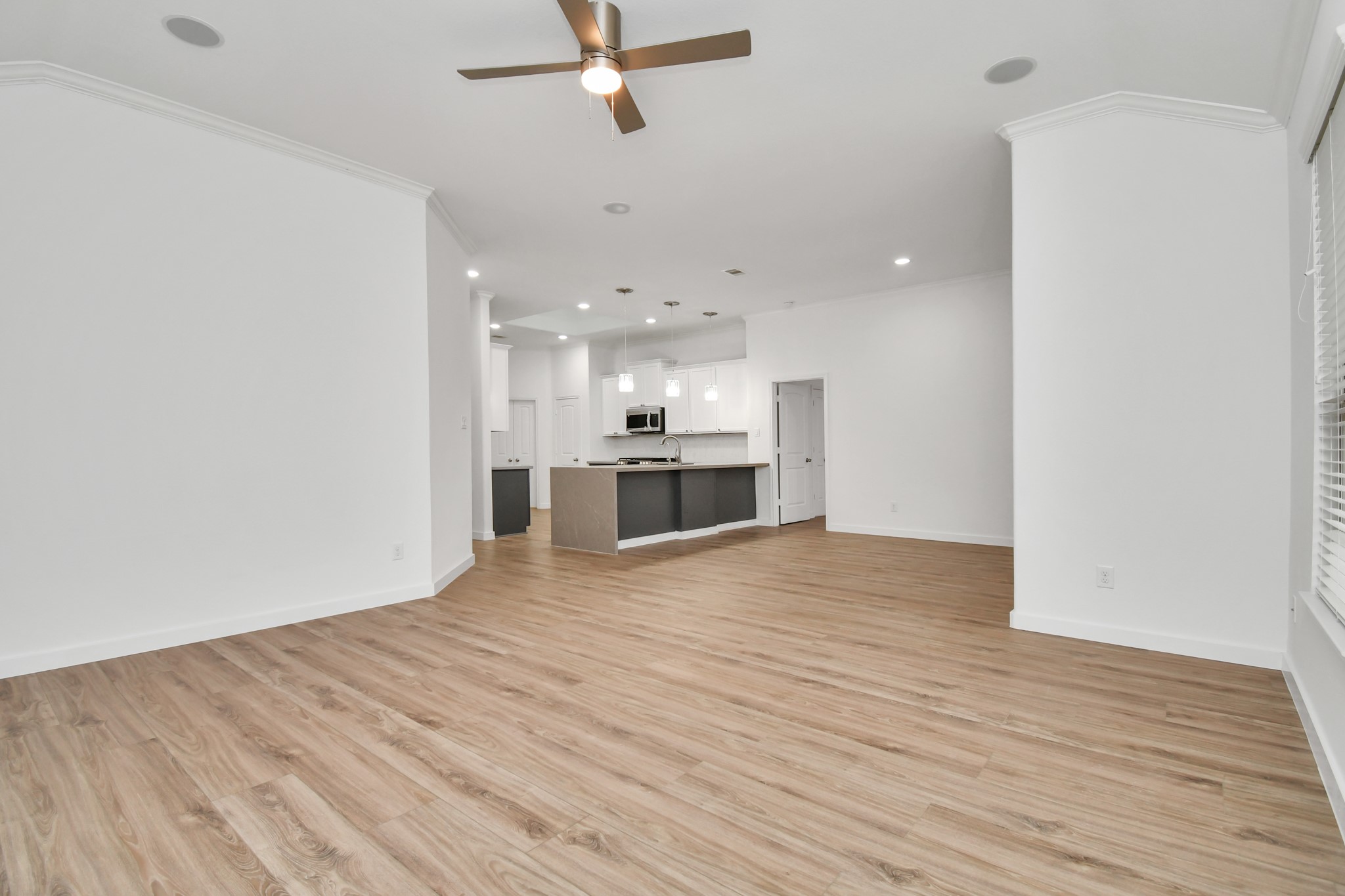 25827 Rustica Drive Property Photo 16