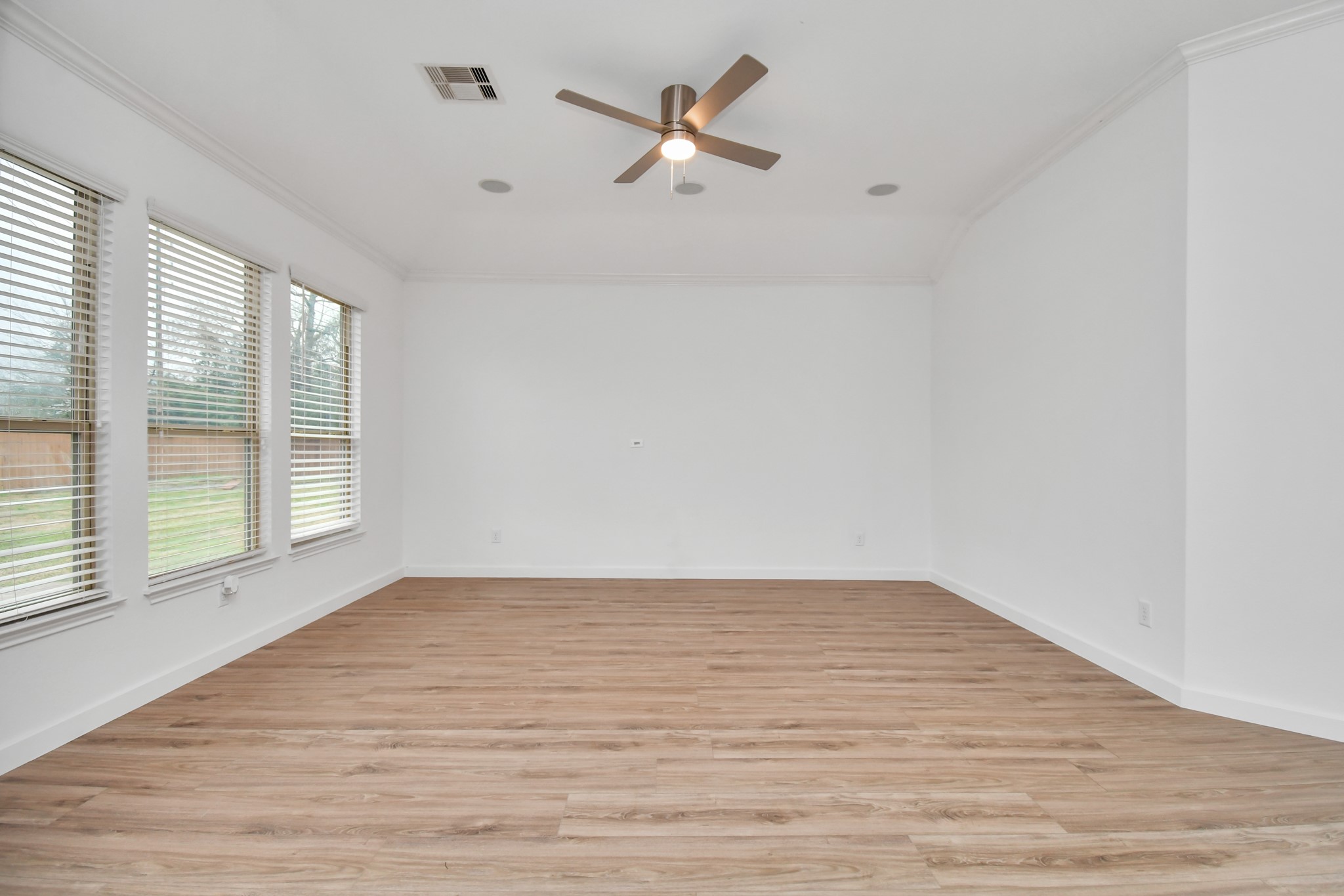 25827 Rustica Drive Property Photo 17