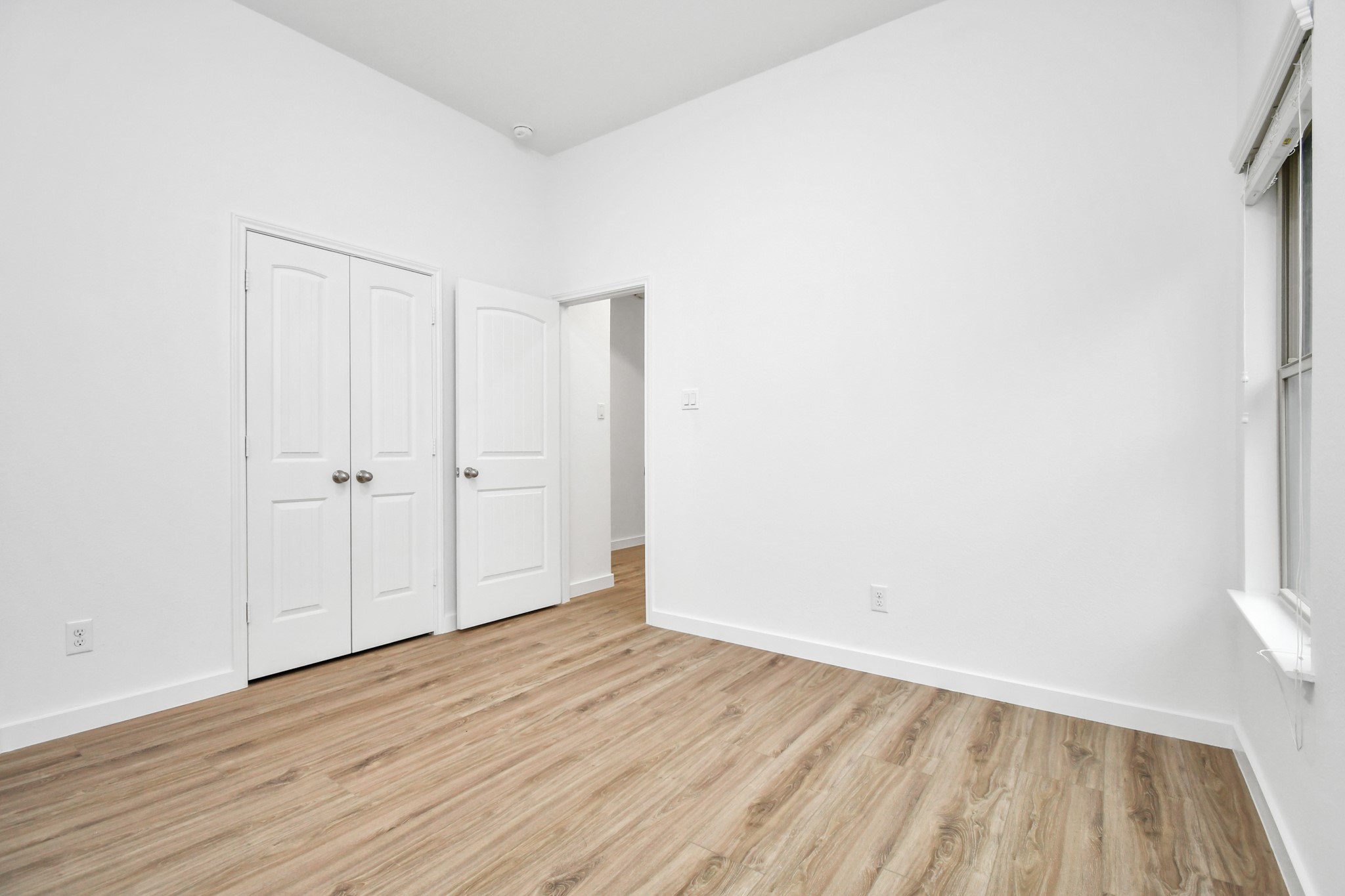 25827 Rustica Drive Property Photo 21