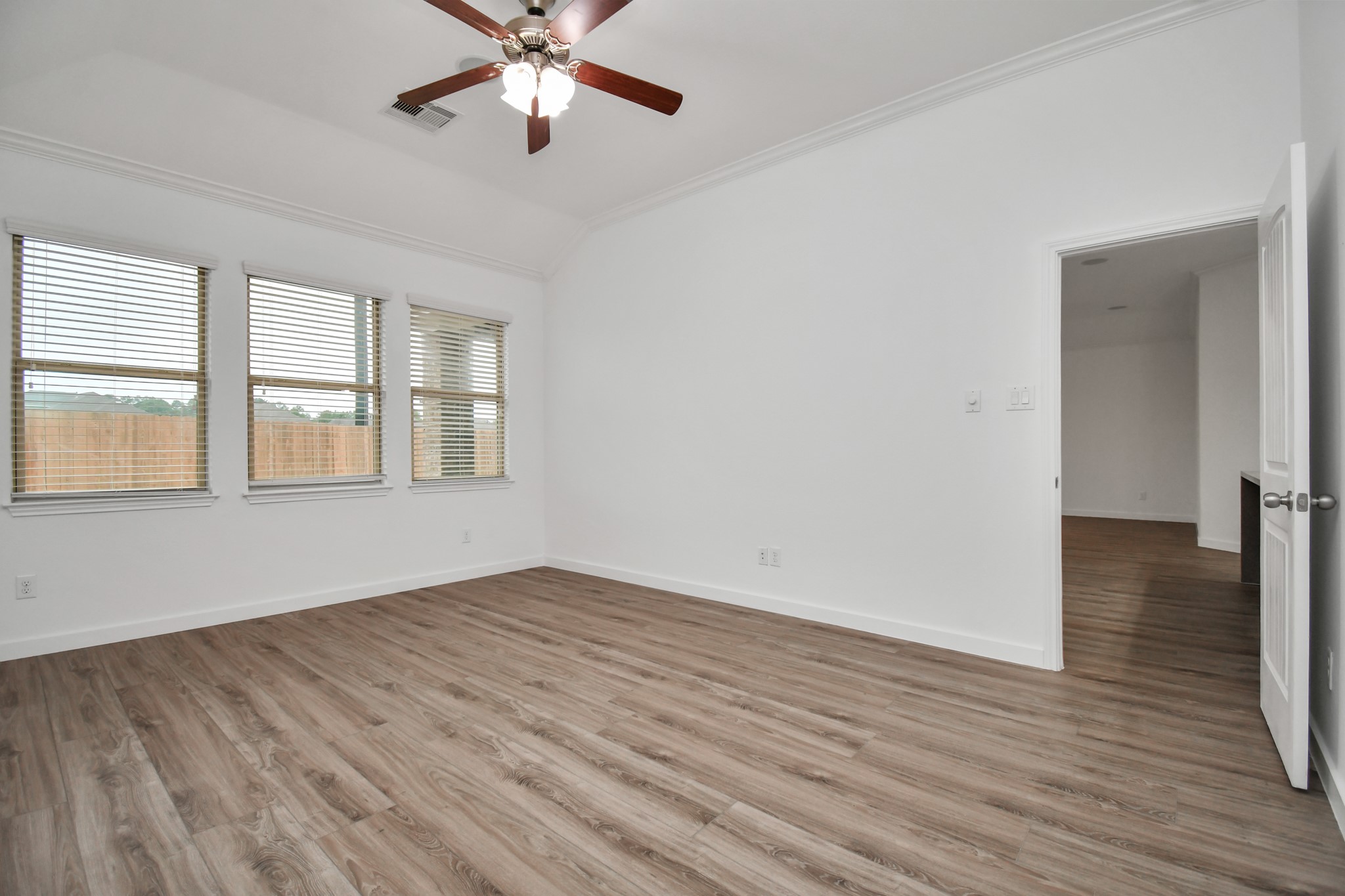 25827 Rustica Drive Property Photo 30