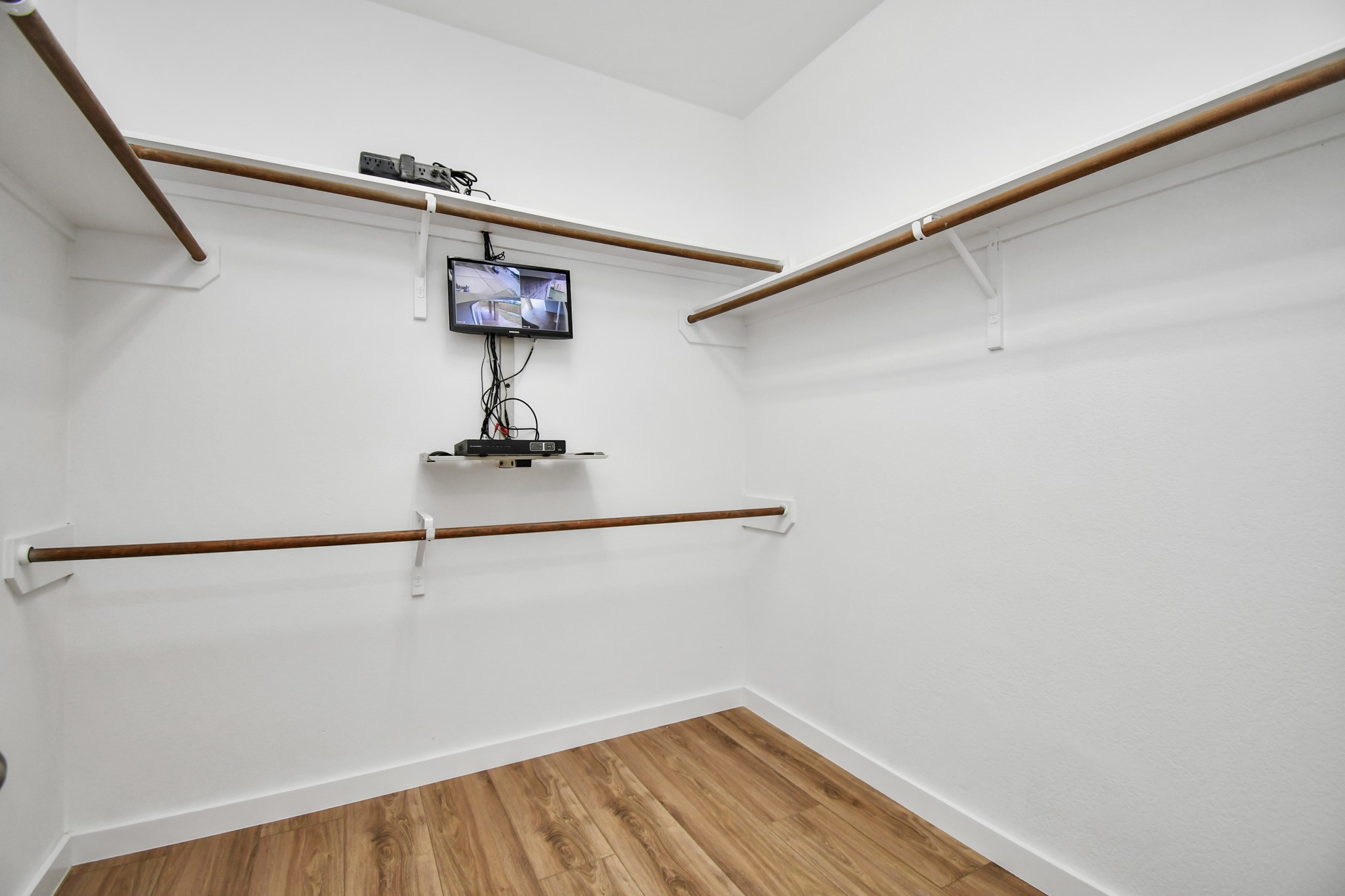 25827 Rustica Drive Property Photo 31