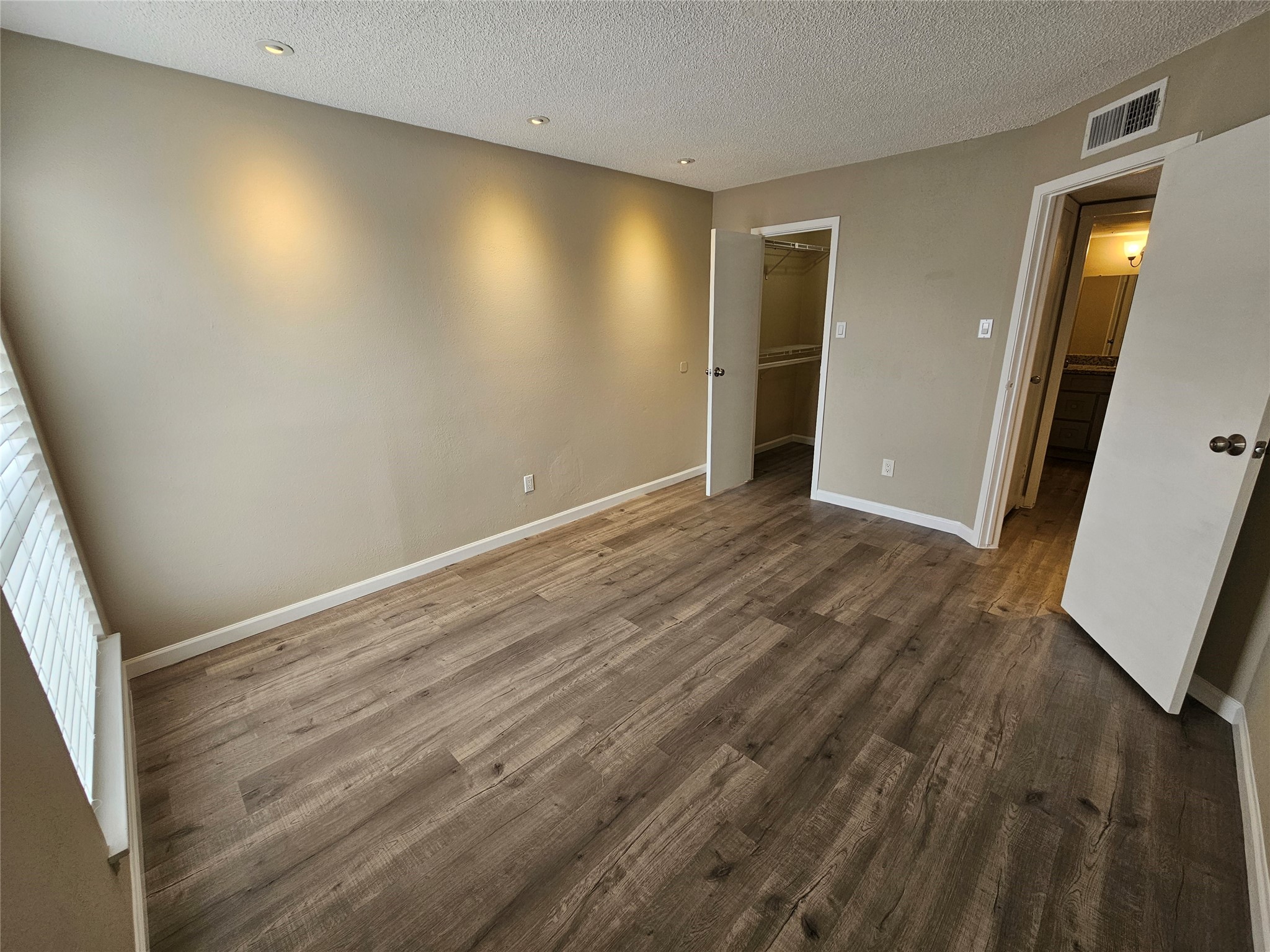 2816 S Bartell Drive 33 Property Photo 12
