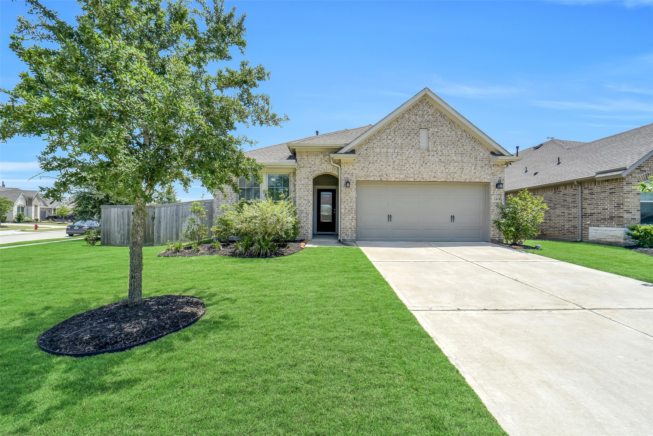 2414 Lemon Grass Drive Property Photo 1