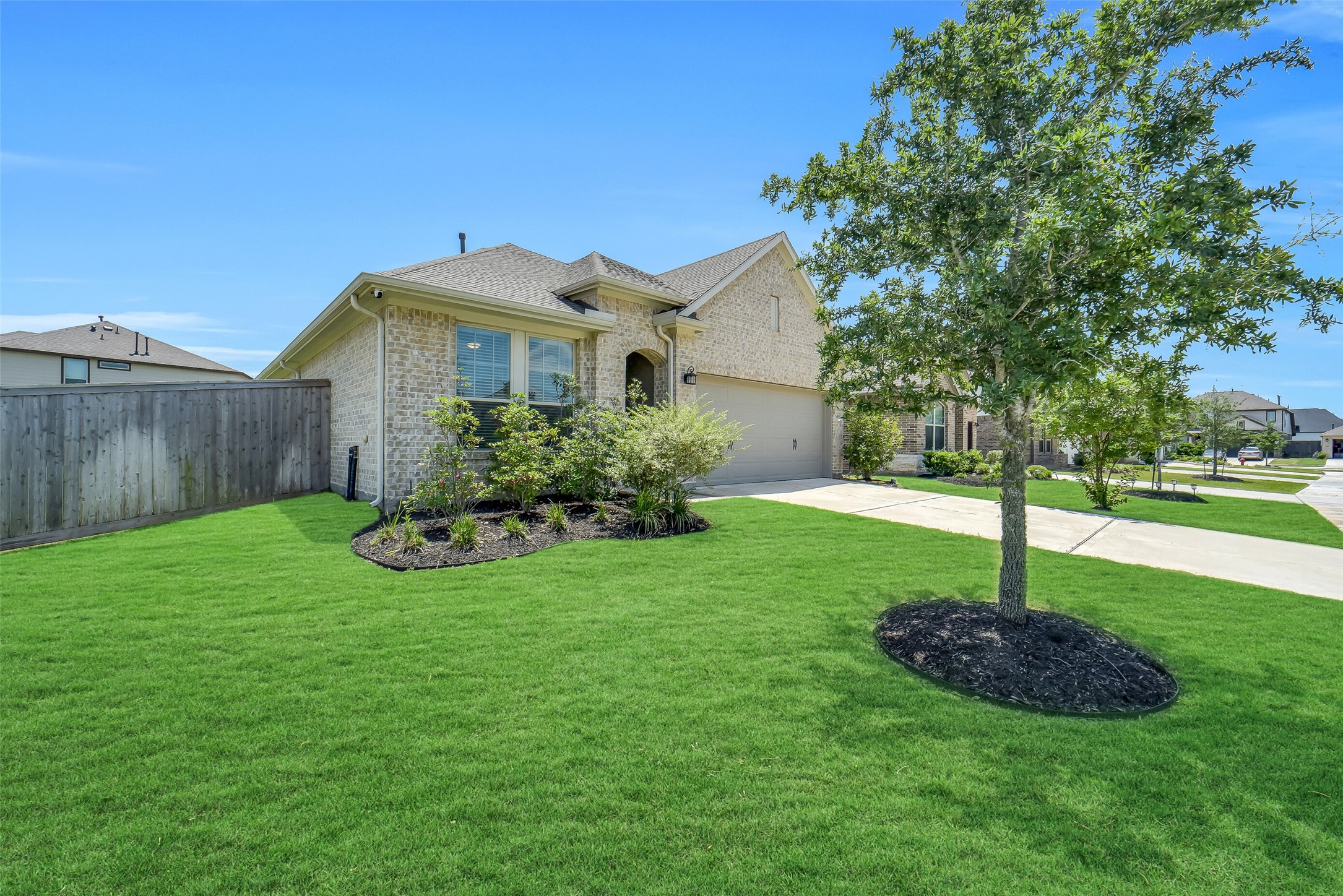 2414 Lemon Grass Drive Property Photo 7