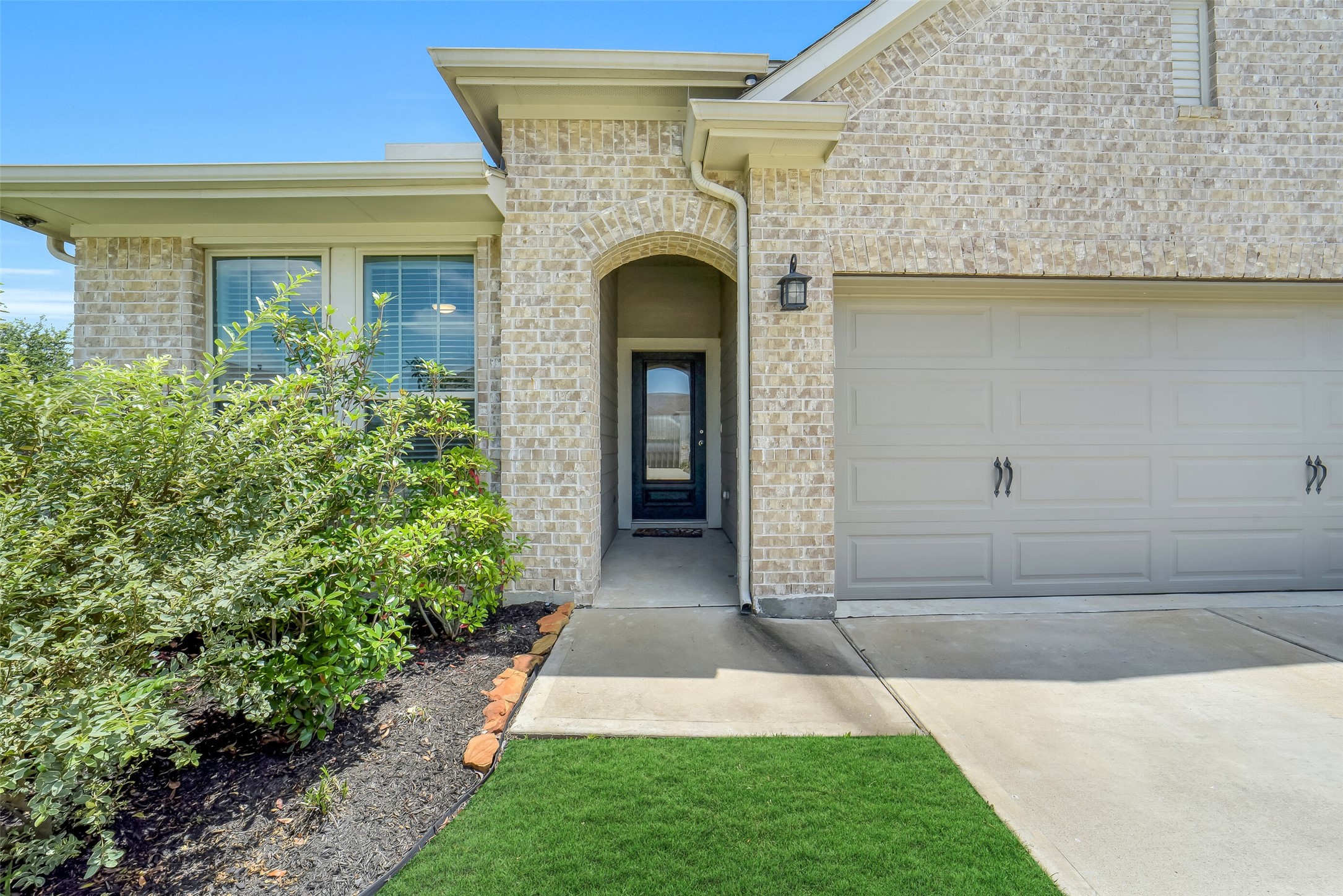 2414 Lemon Grass Drive Property Photo 8