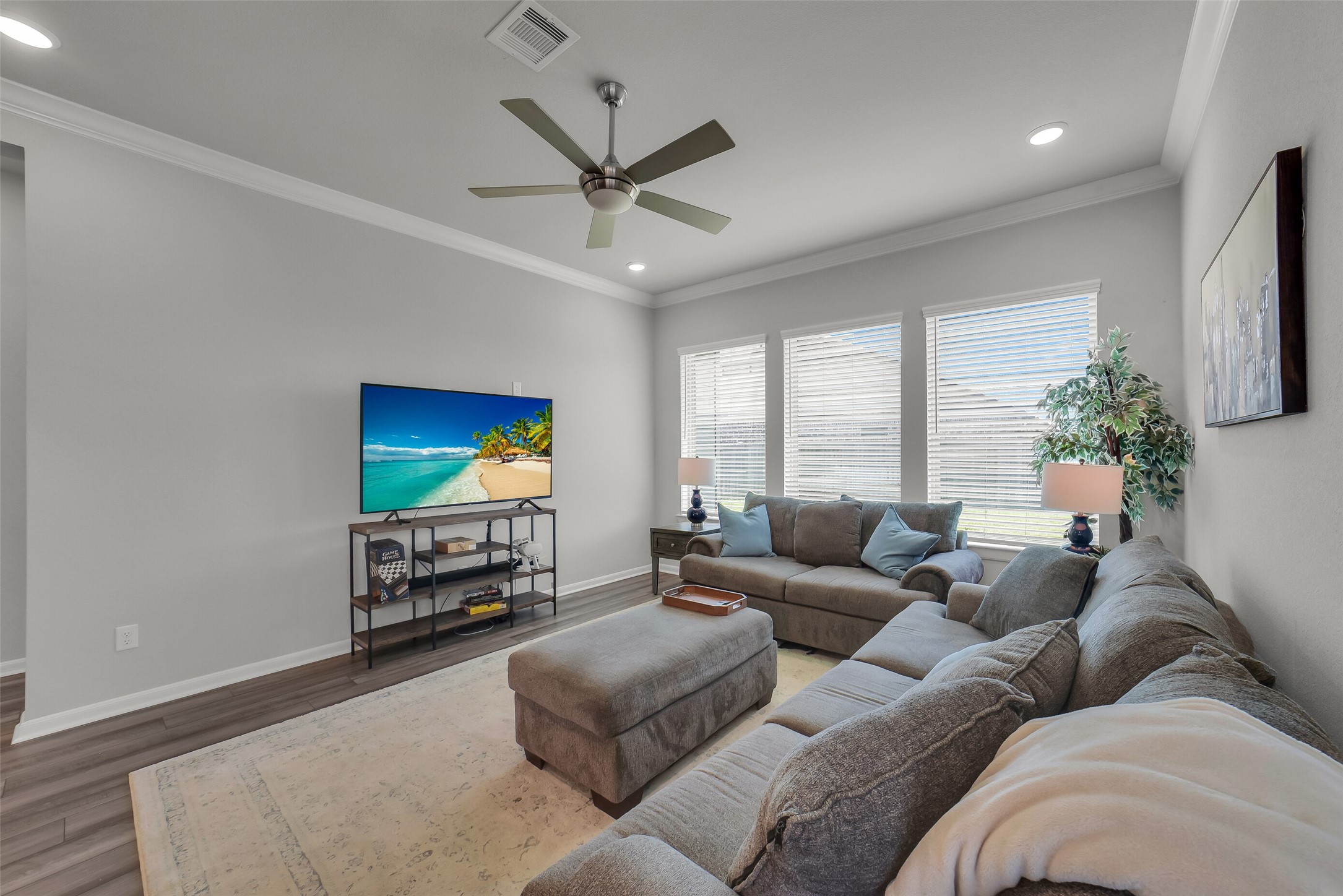 2414 Lemon Grass Drive Property Photo 16