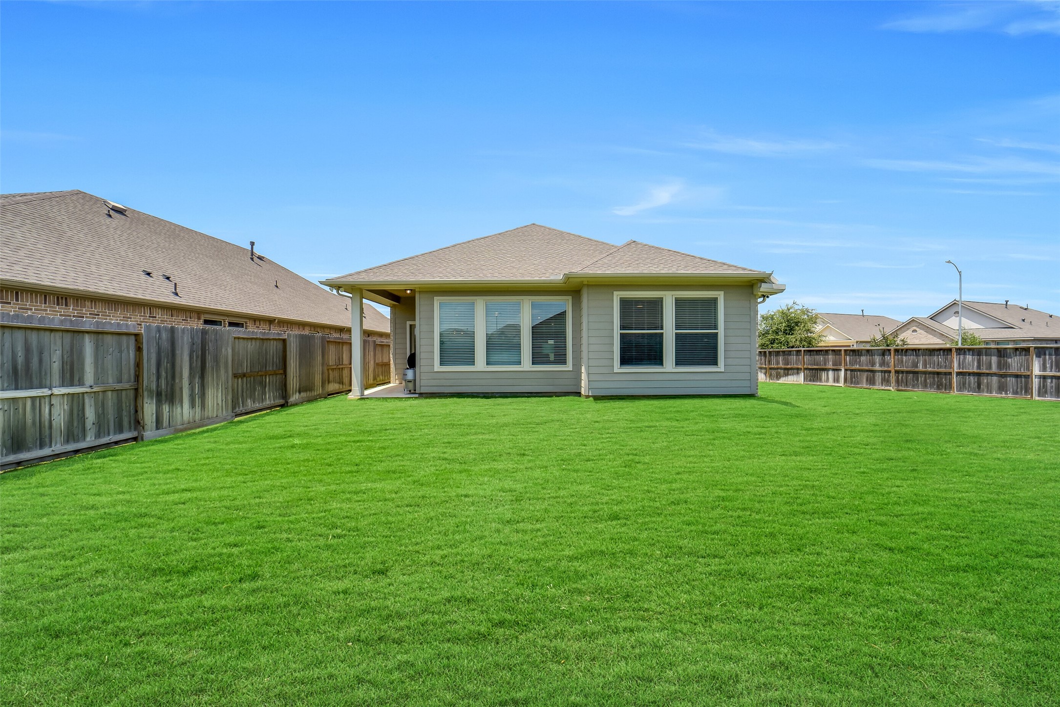 2414 Lemon Grass Drive Property Photo 32