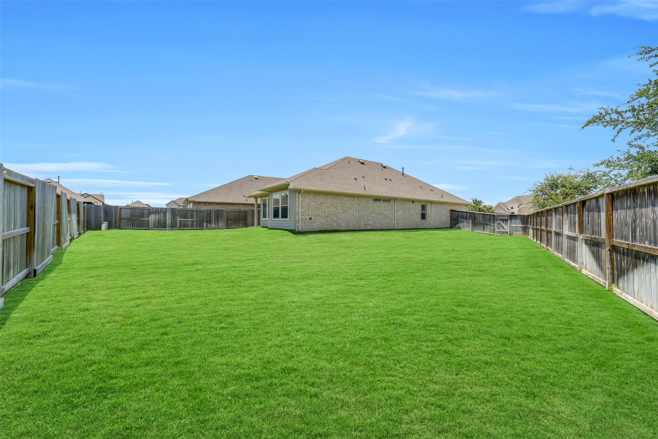 2414 Lemon Grass Drive Property Photo 33