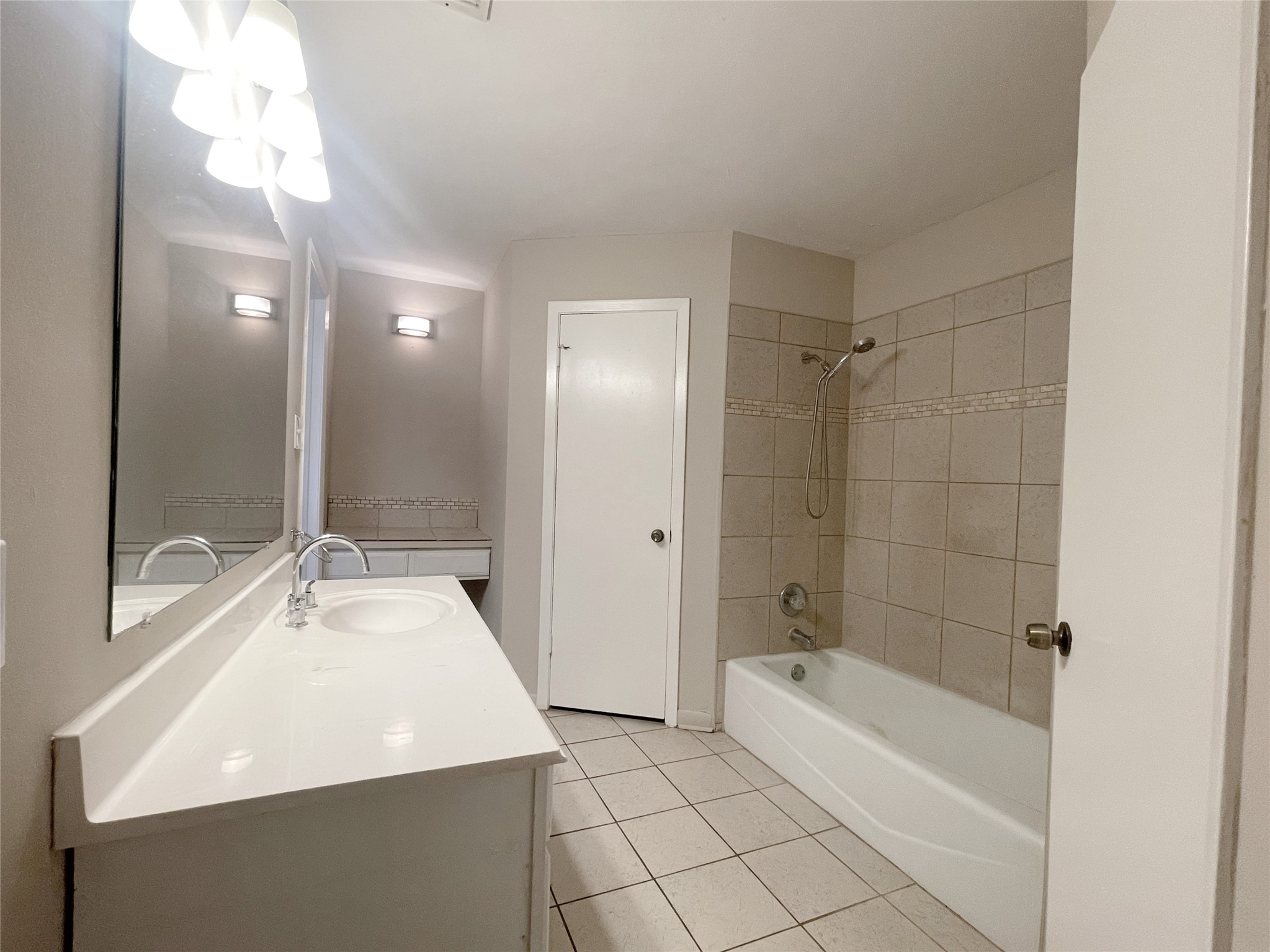 1922 Havenhouse Property Photo 19
