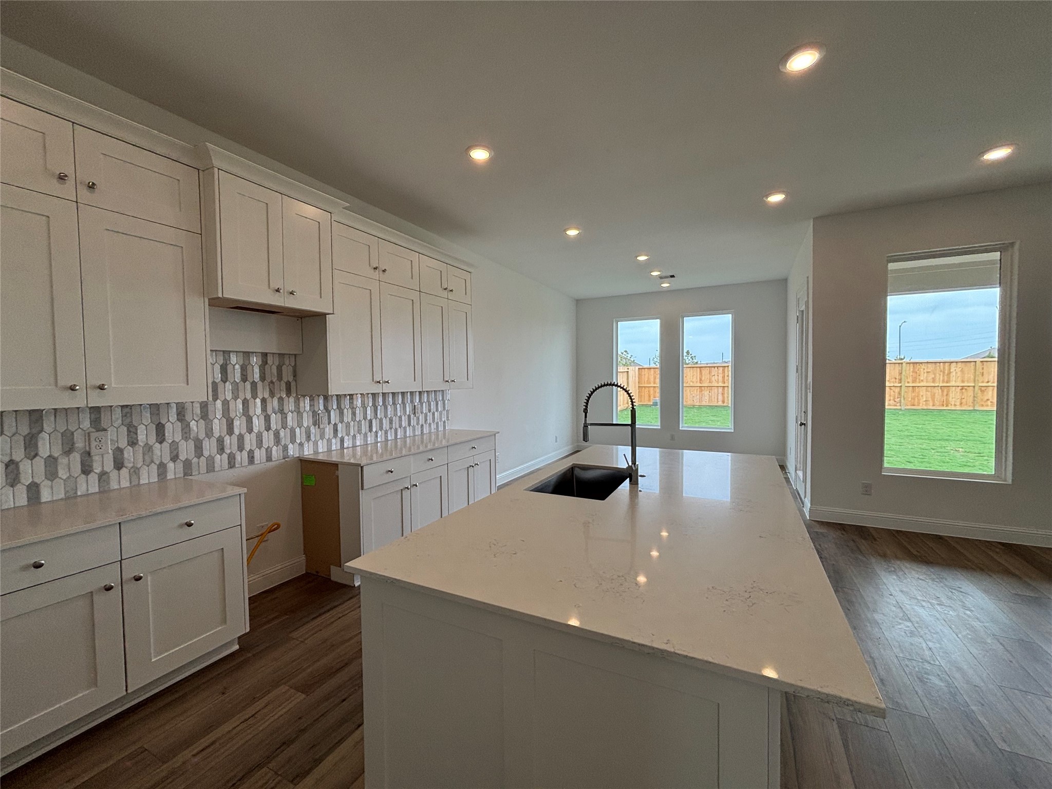 2447 Daisy Meadow Place Property Photo 2