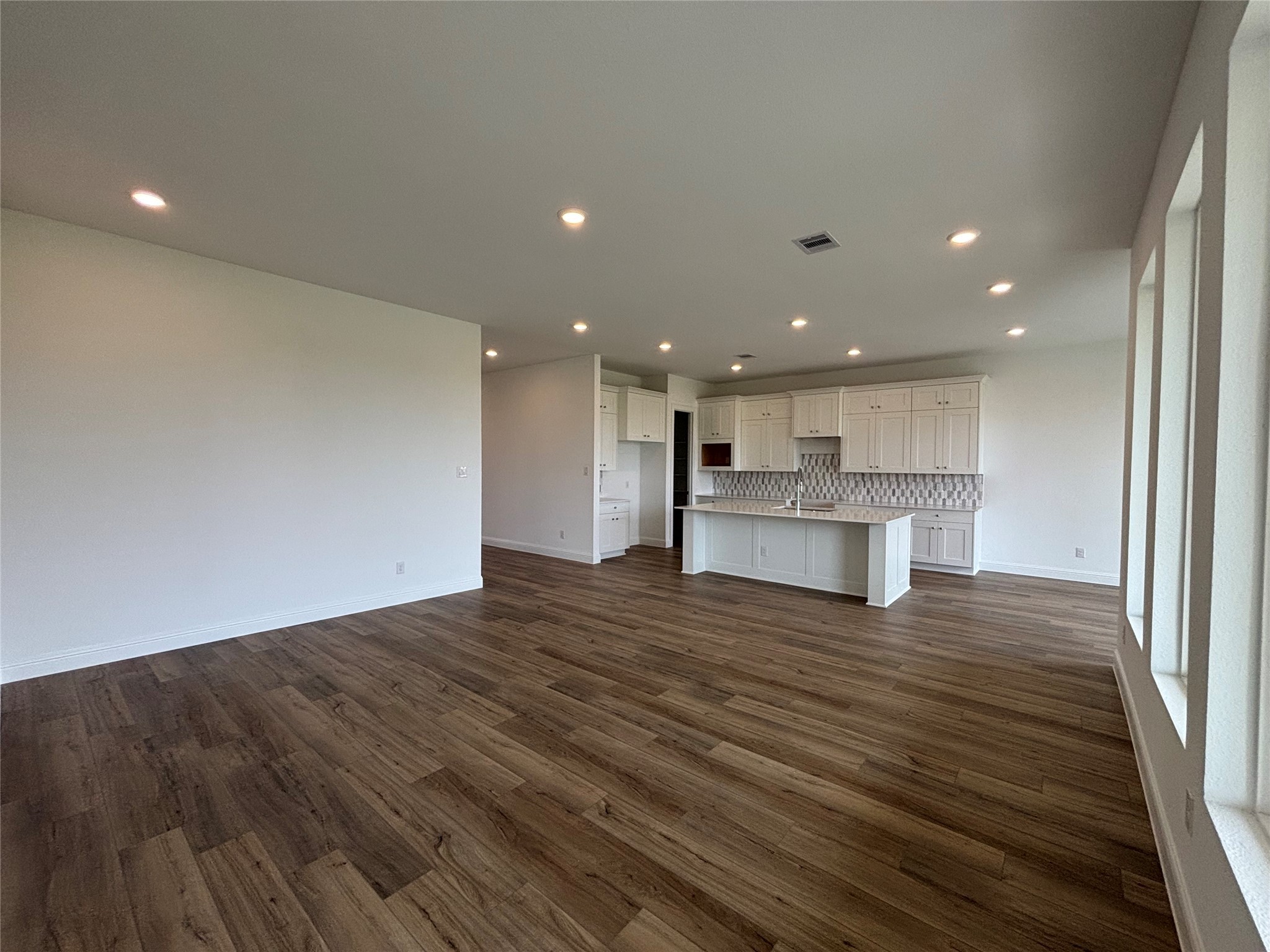 2447 Daisy Meadow Place Property Photo 4