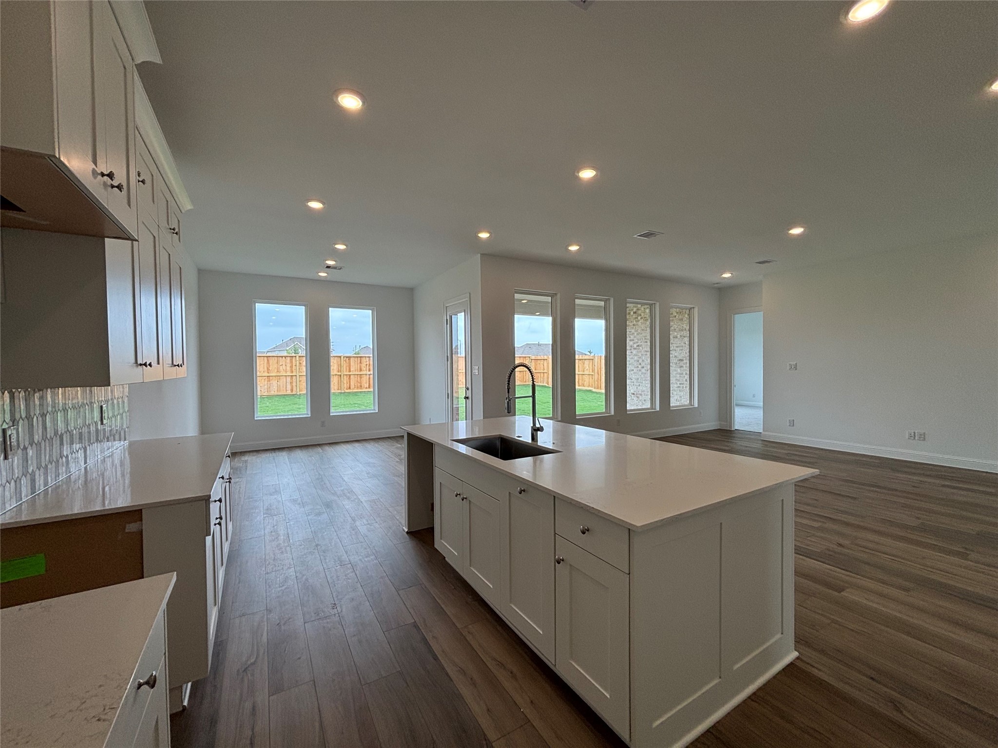 2447 Daisy Meadow Place Property Photo 5