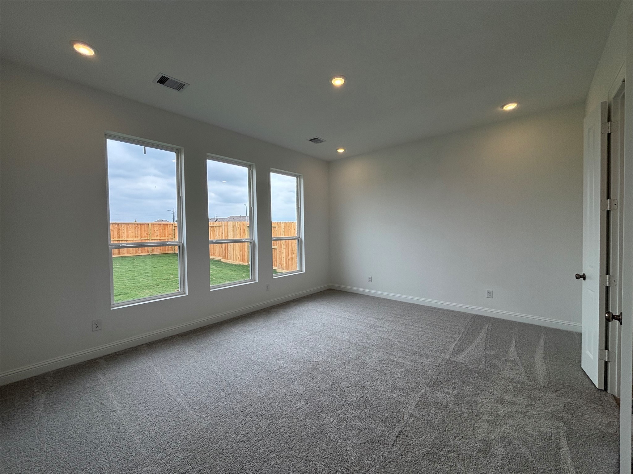 2447 Daisy Meadow Place Property Photo 8