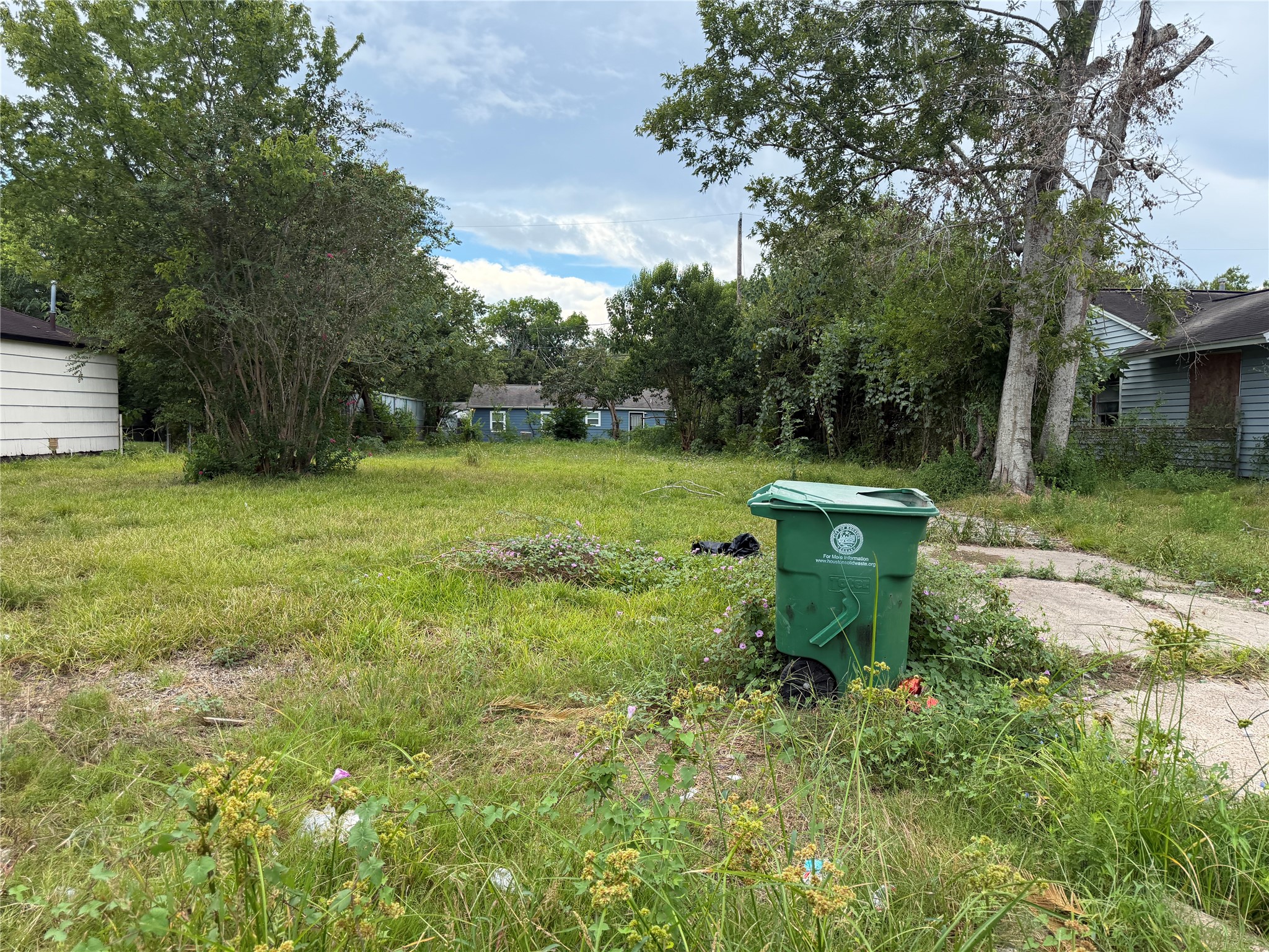 5718 Groveton Street Property Photo 2