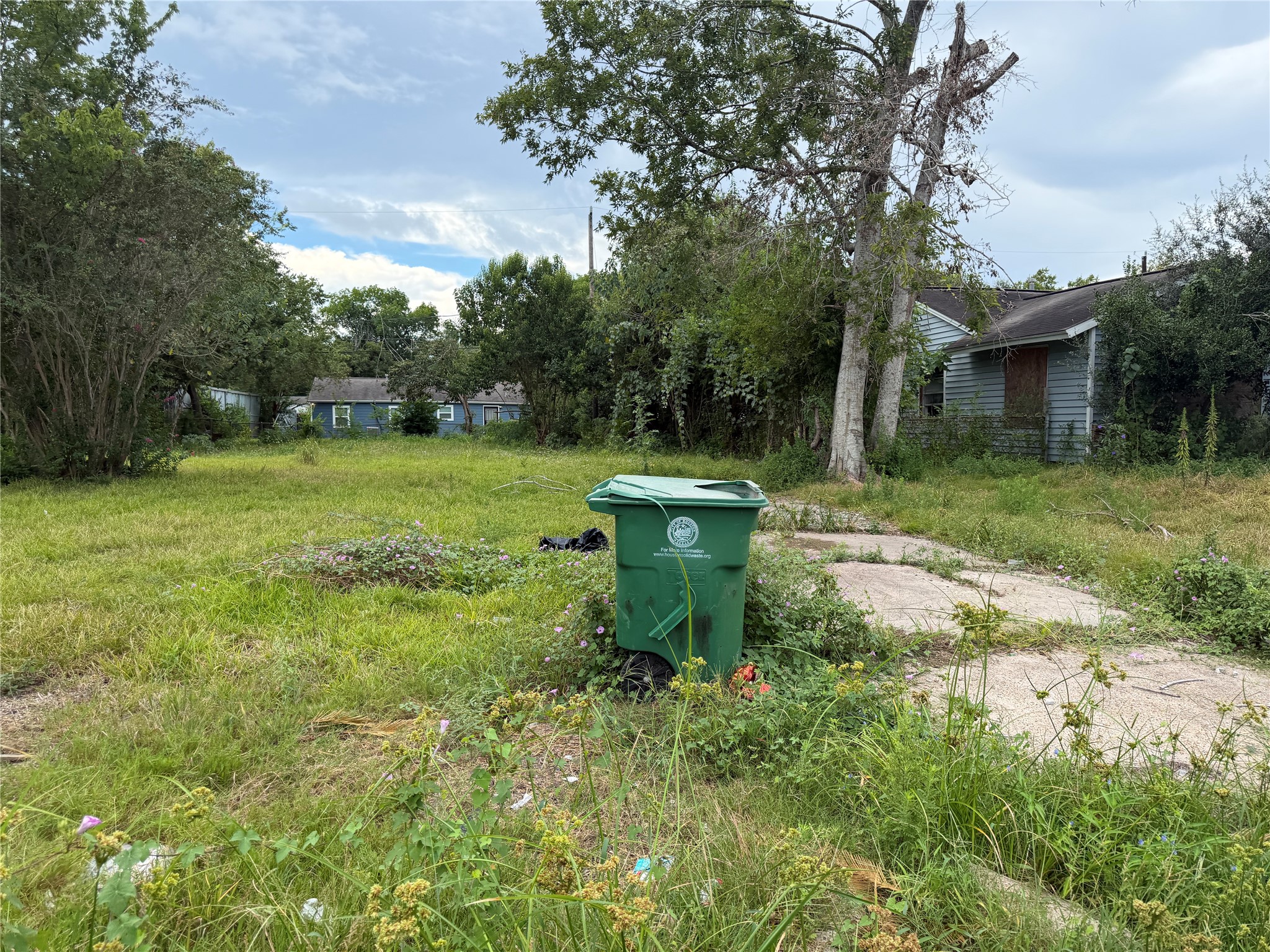 5718 Groveton Street Property Photo 3