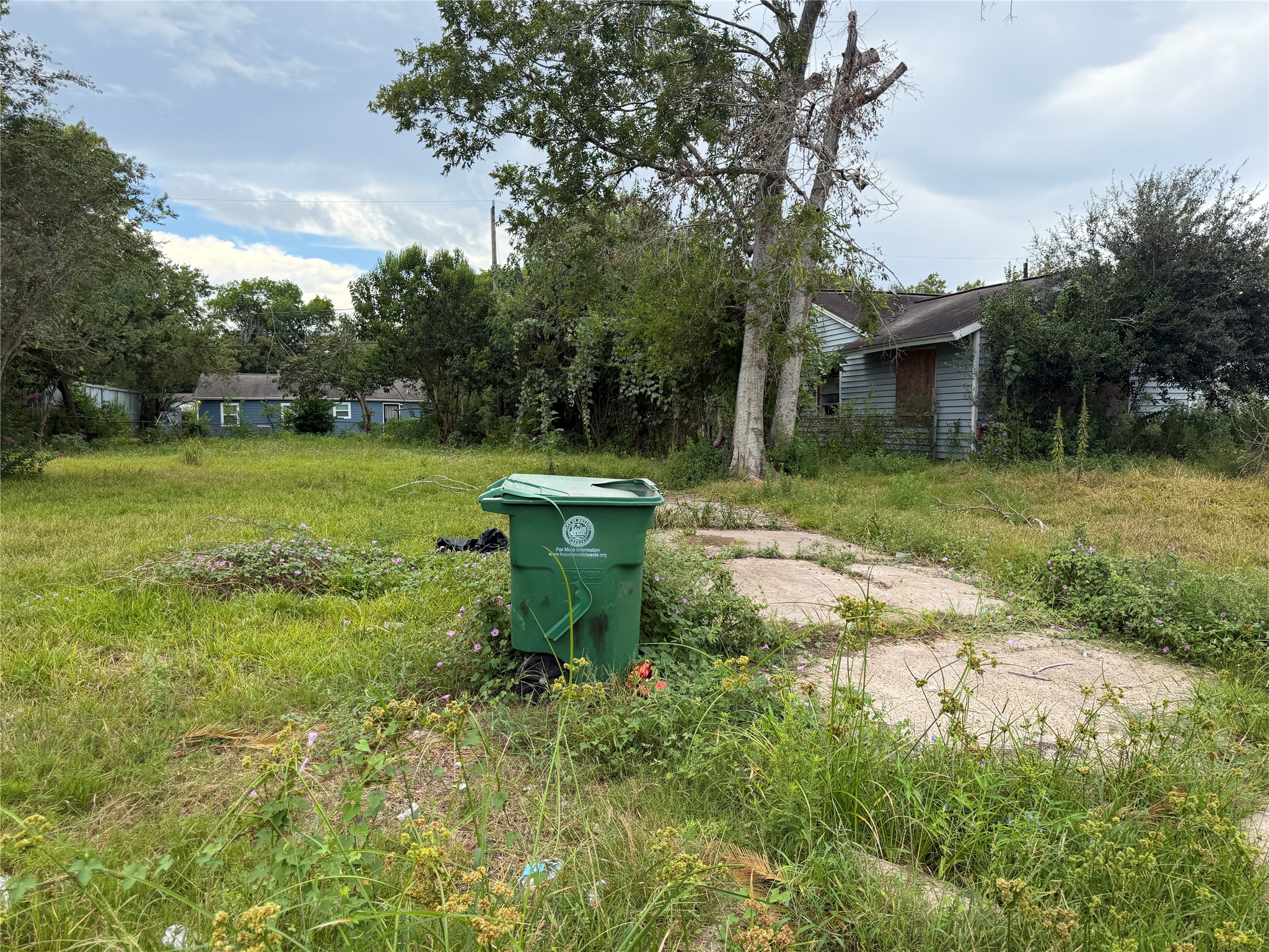5718 Groveton Street Property Photo 4
