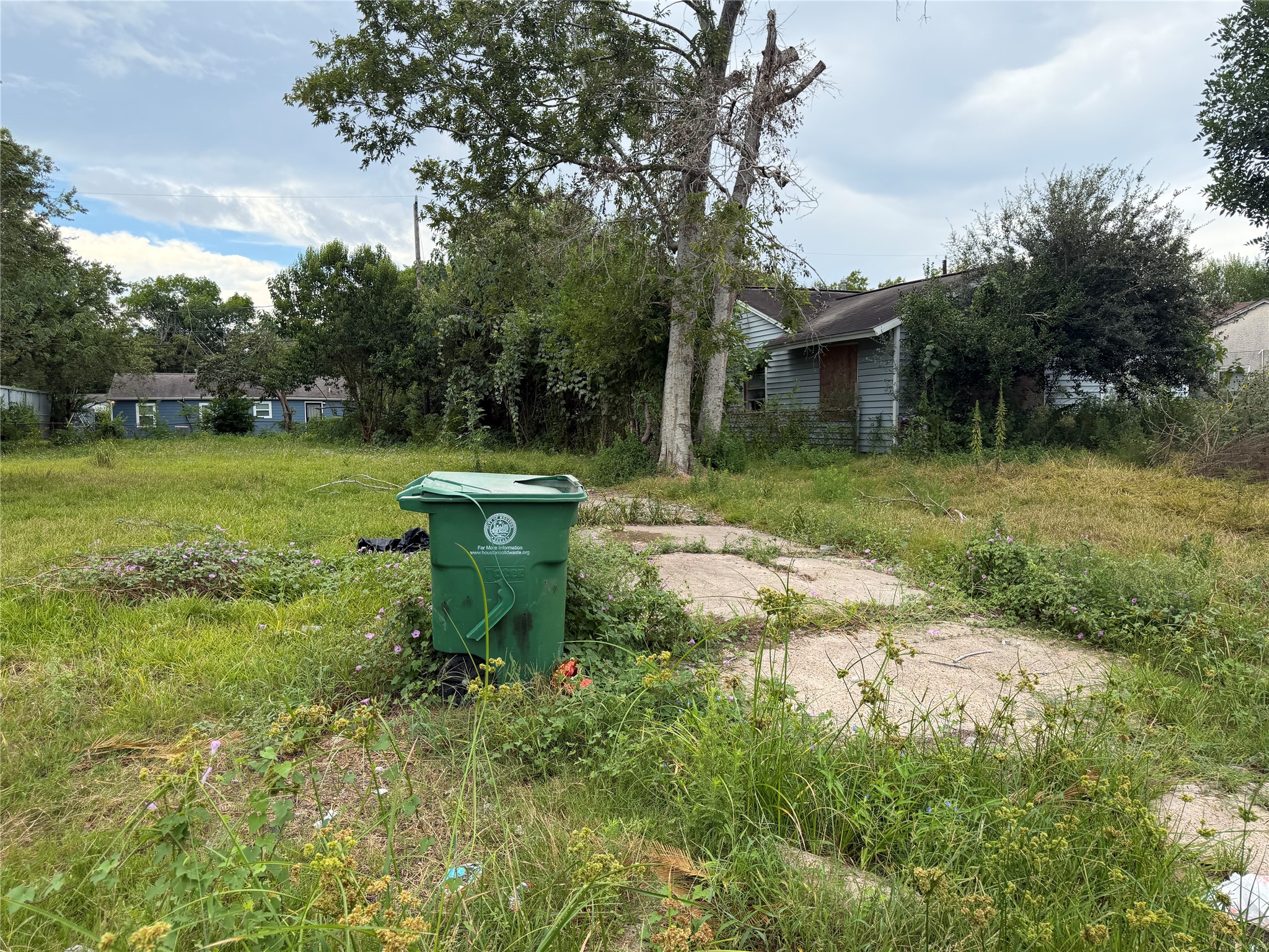 5718 Groveton Street Property Photo 5