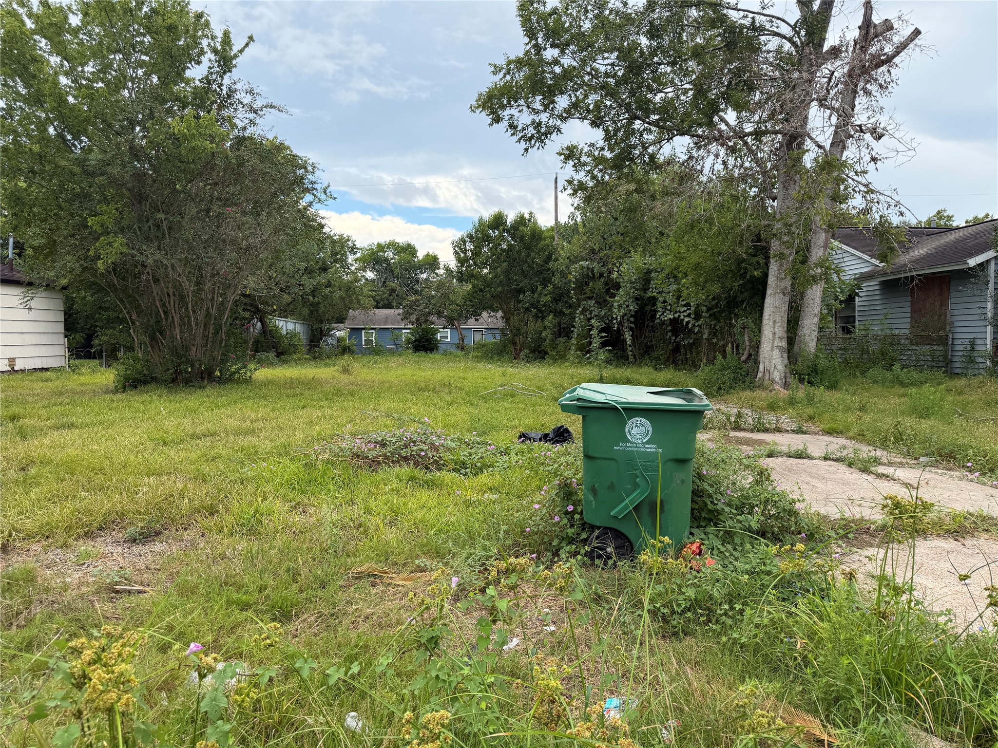 5718 Groveton Street Property Photo 7
