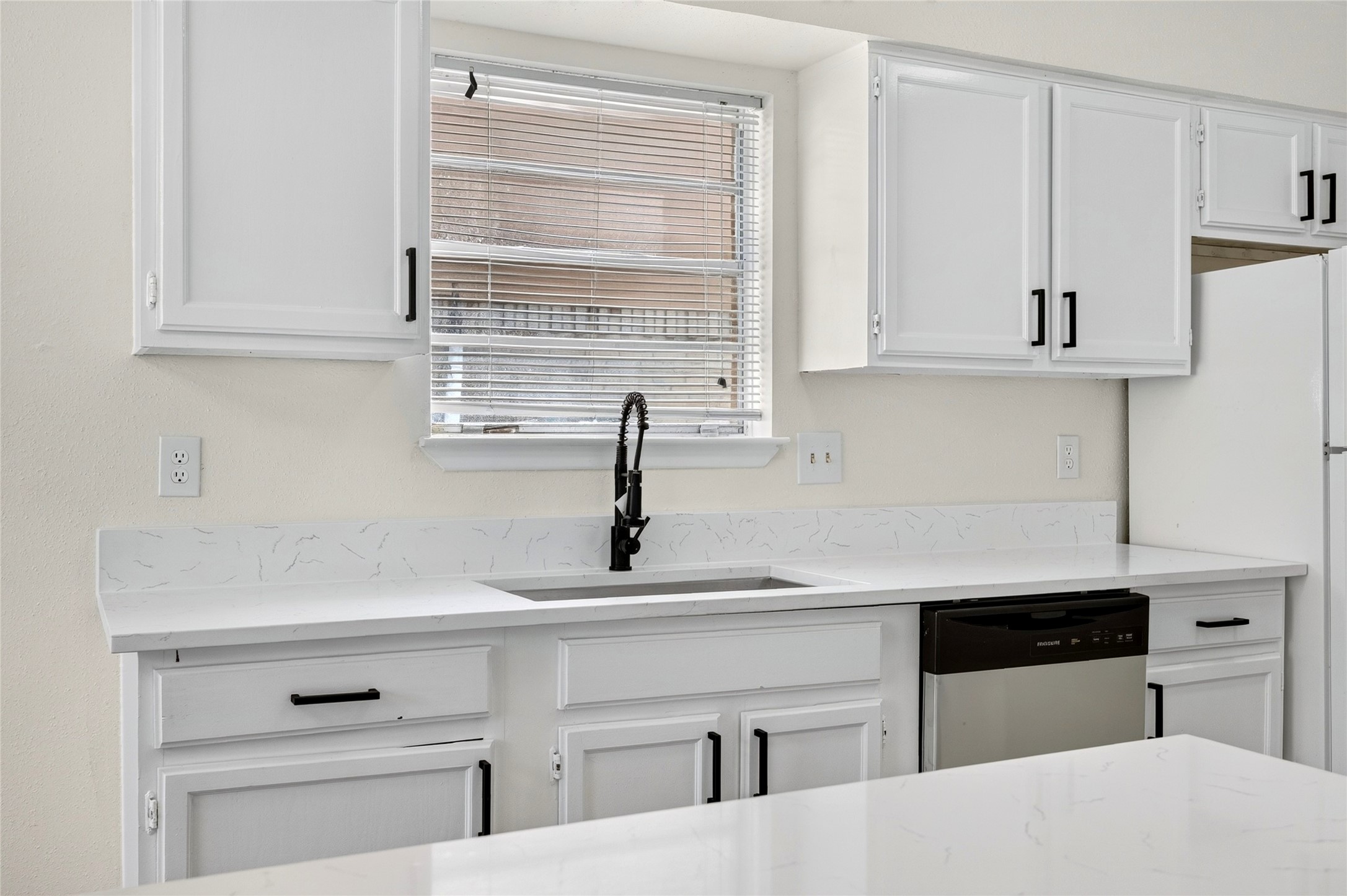 23522 Newgate Drive Property Photo 16