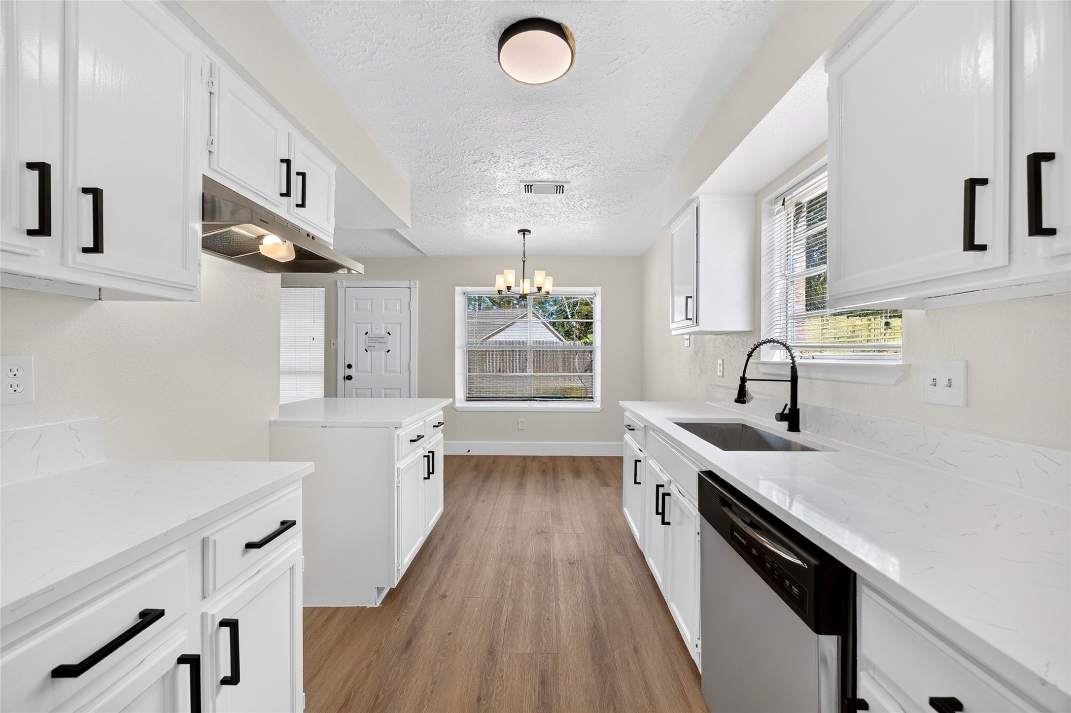 23522 Newgate Drive Property Photo 17