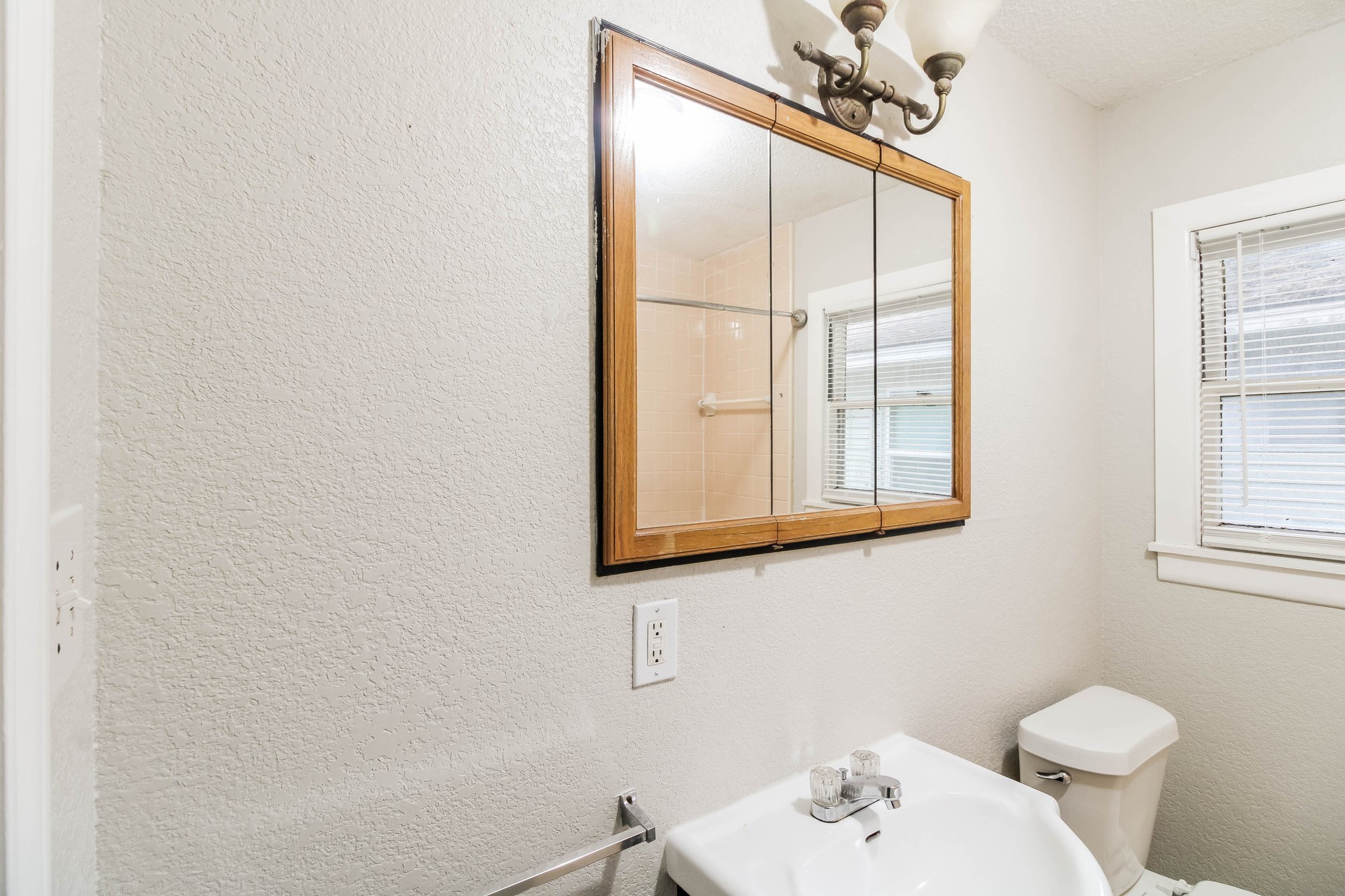 1108 W Camp Circle Property Photo 15