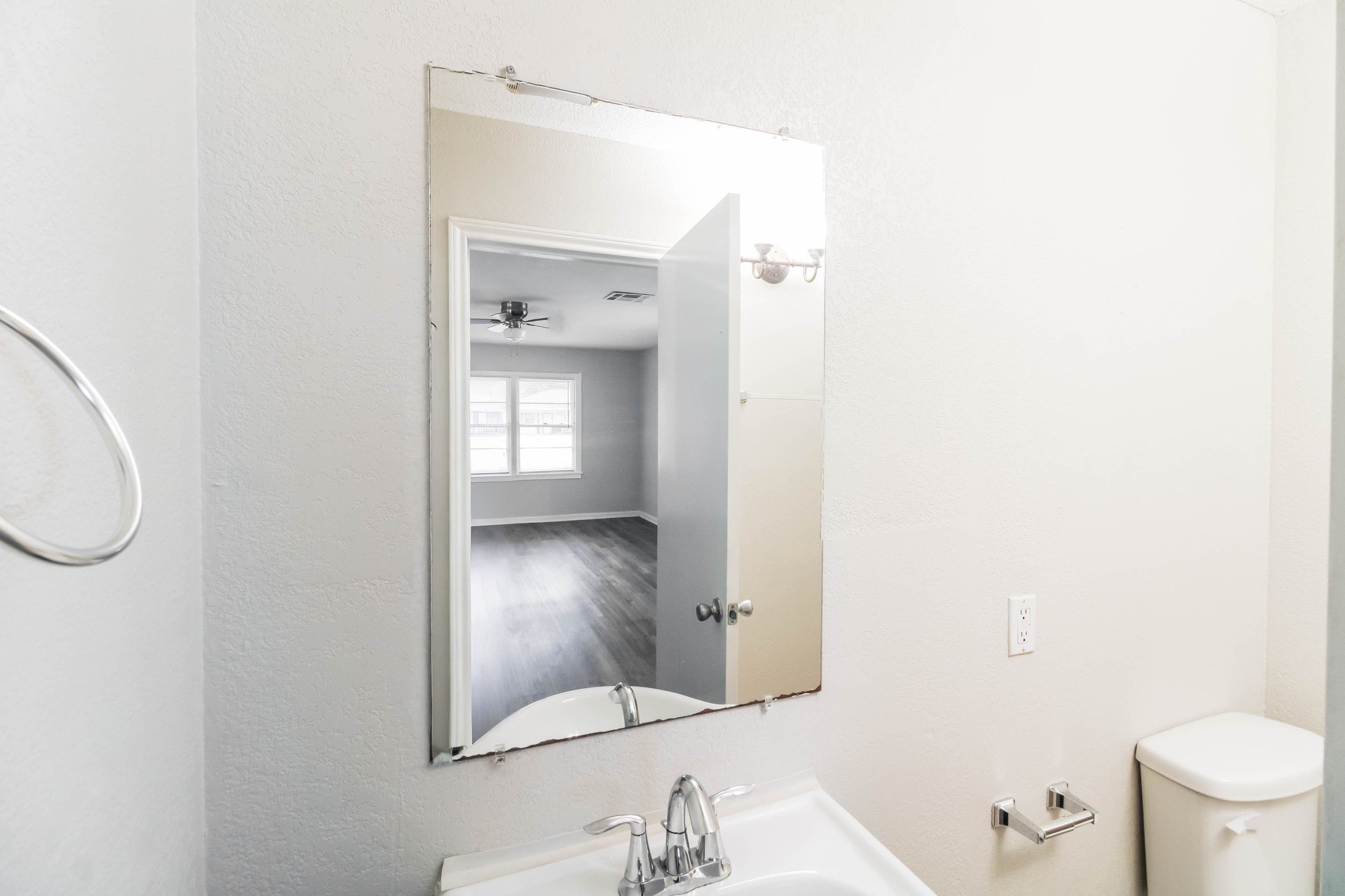 1108 W Camp Circle Property Photo 16