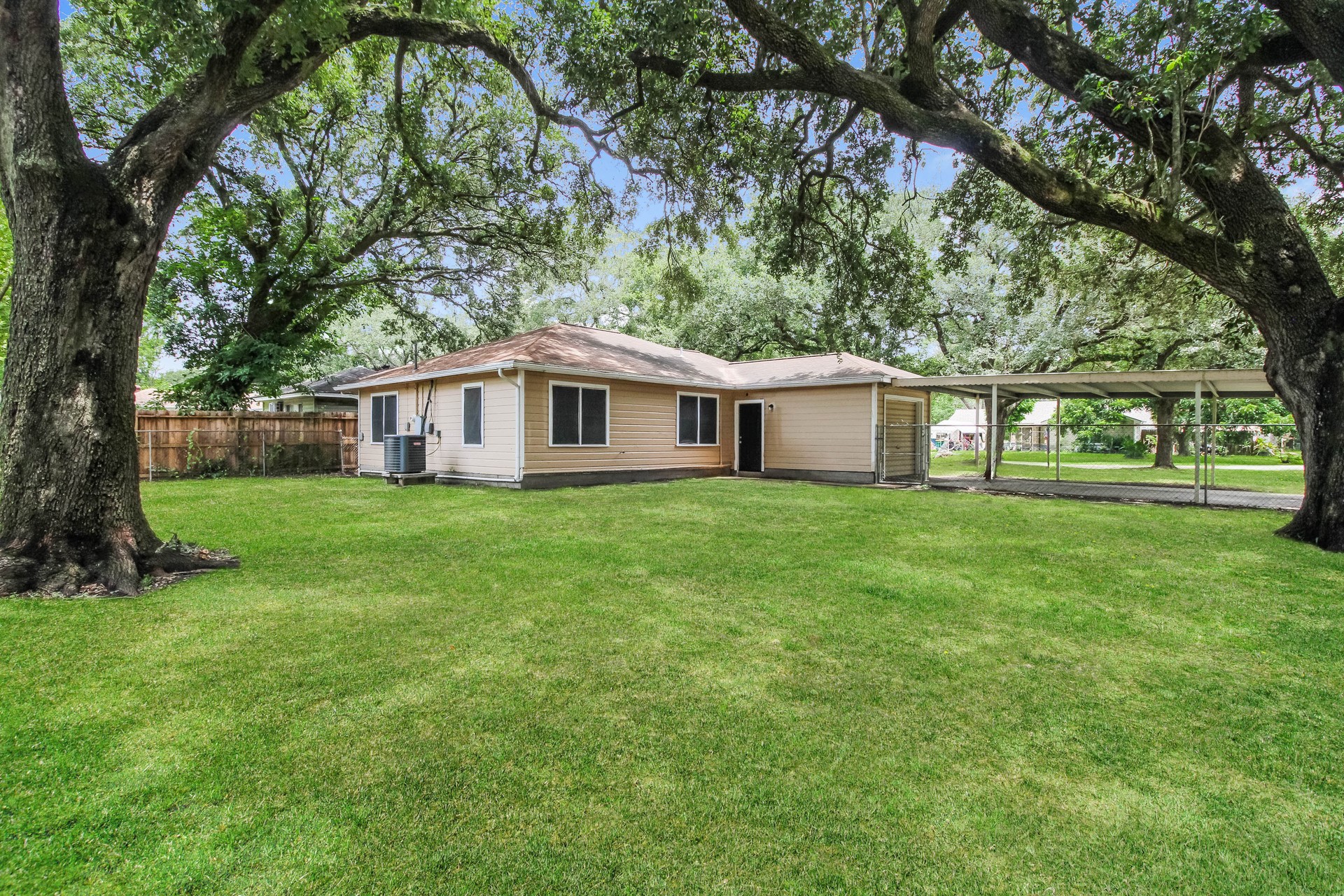 1108 W Camp Circle Property Photo 17