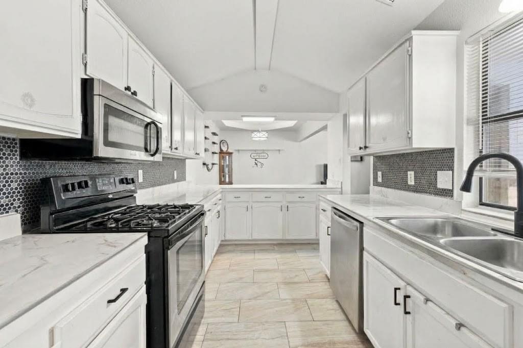 13027 Mitchell Drive Property Photo 8